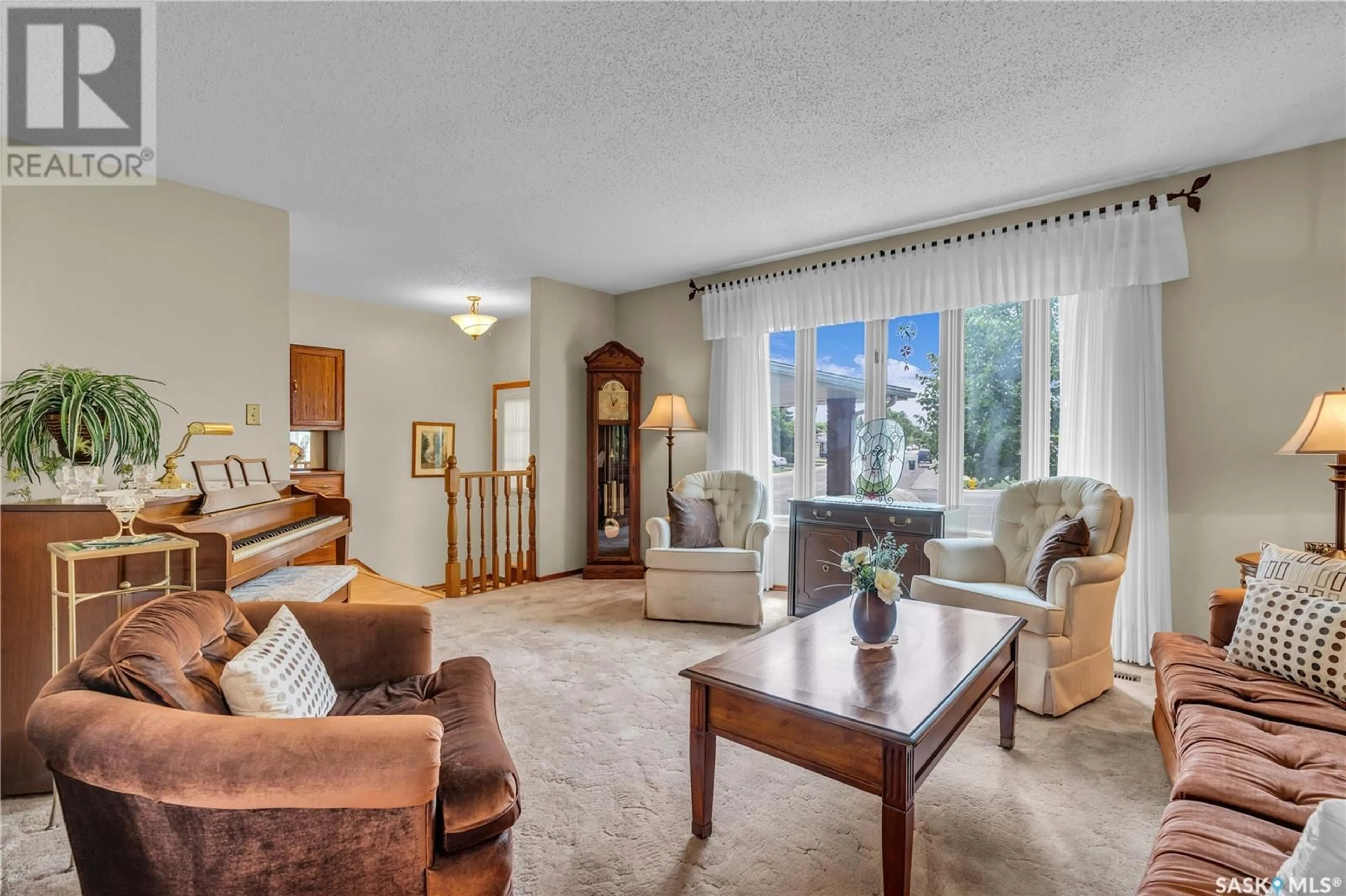 Living room with furniture, unknown for 323 ZEMAN CRESCENT, Saskatoon Saskatchewan S7K7W6