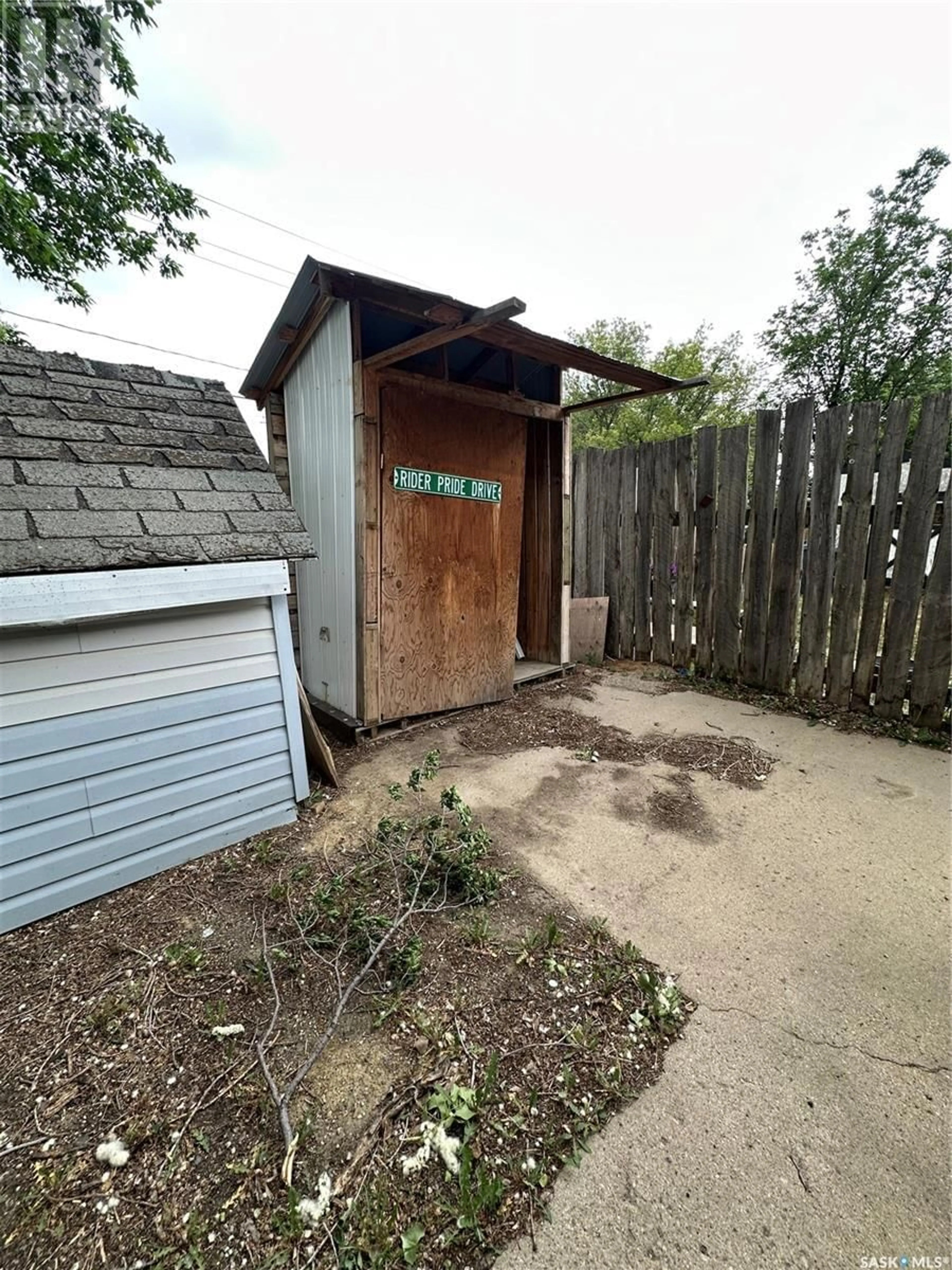 Shed for 3360 RUTLAND AVENUE, Gull Lake Saskatchewan S0N1A0