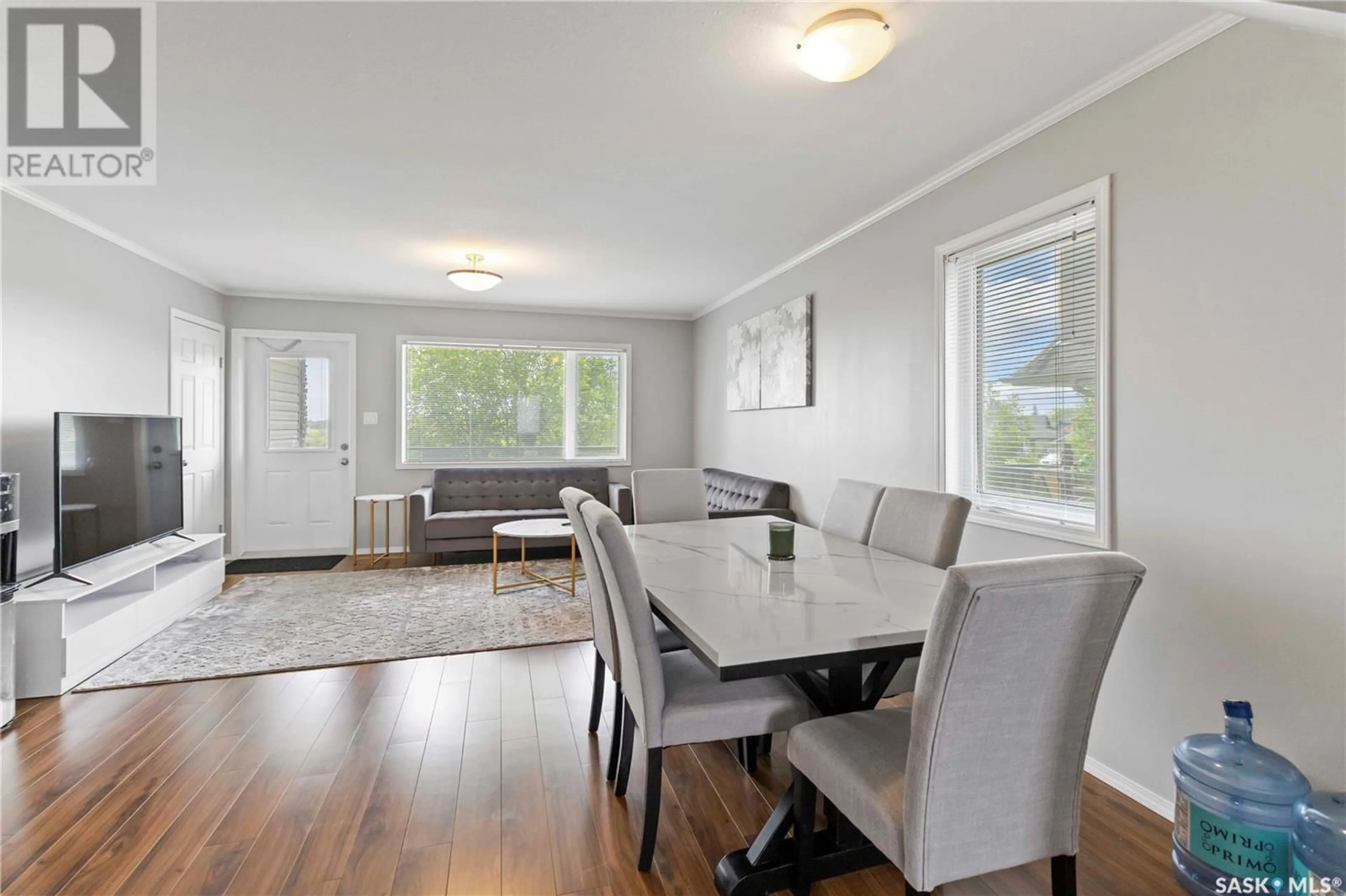 Dining room, wood/laminate floor for 1303 - 612 RICHARDSON ROAD, Saskatoon Saskatchewan S7R0L1