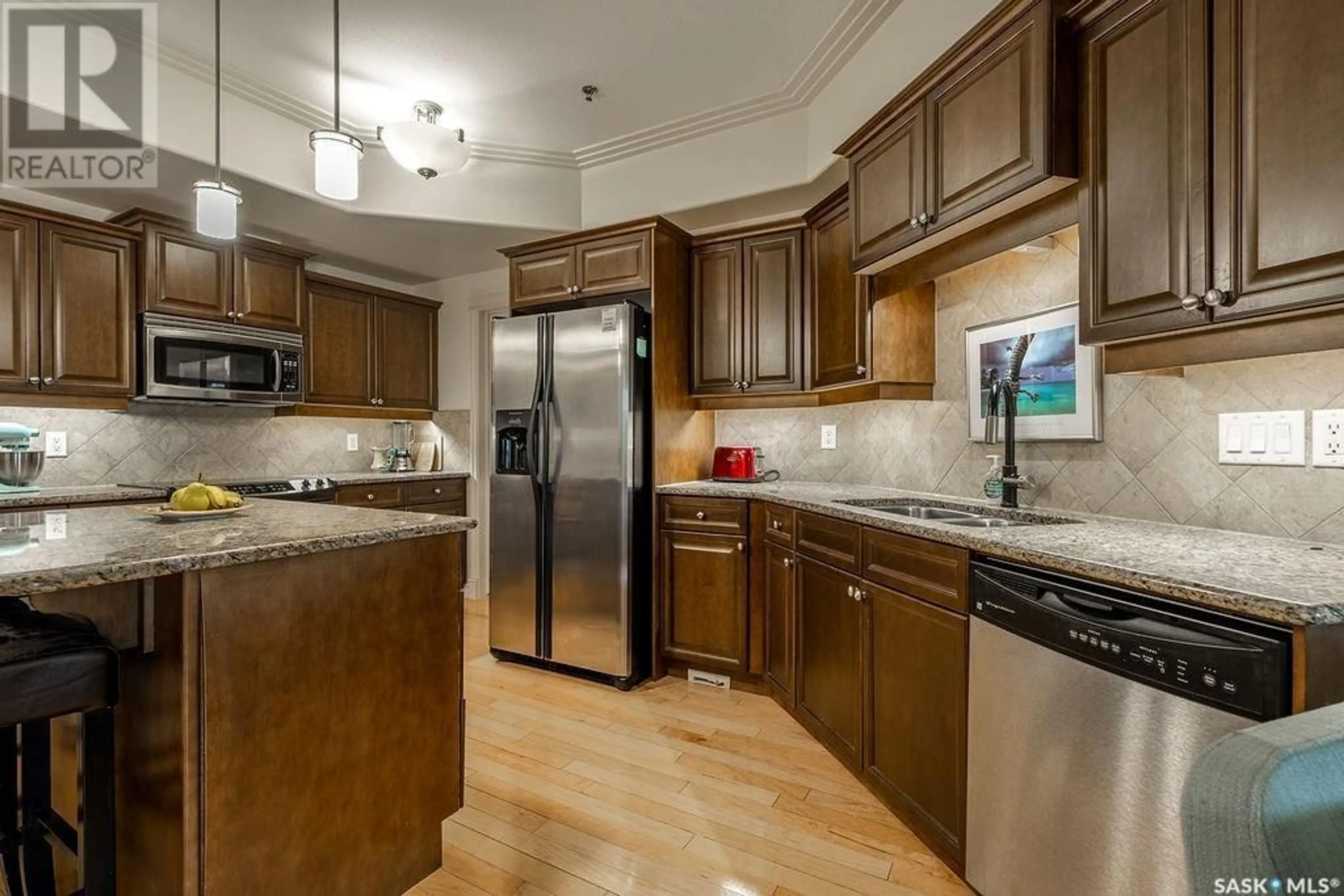 Open concept kitchen, unknown for 135 623 SASKATCHEWAN CRESCENT, Saskatoon Saskatchewan S7M0A5