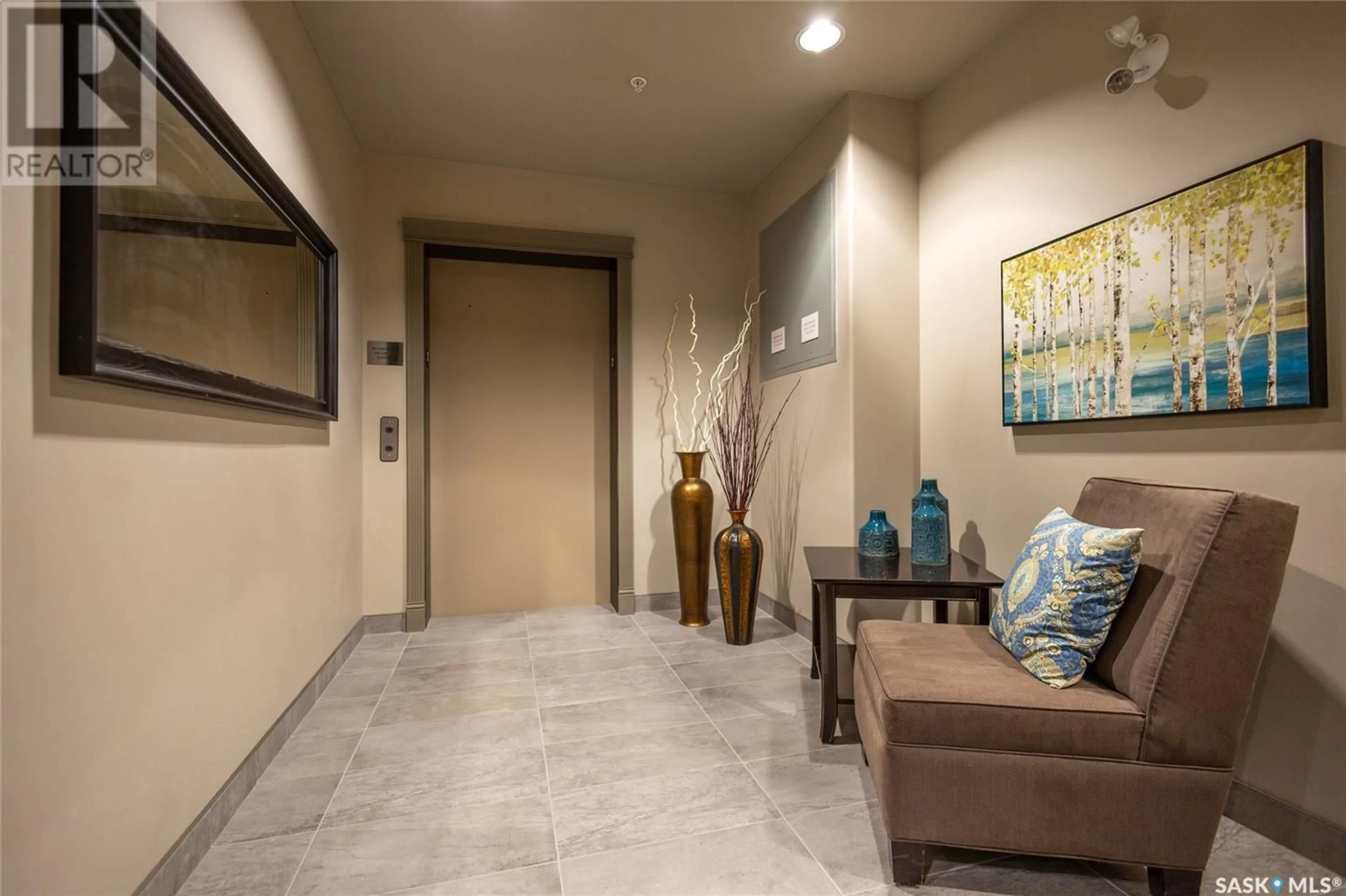 Indoor foyer for 210 - 2730 MAIN STREET, Saskatoon Saskatchewan S7J0M3