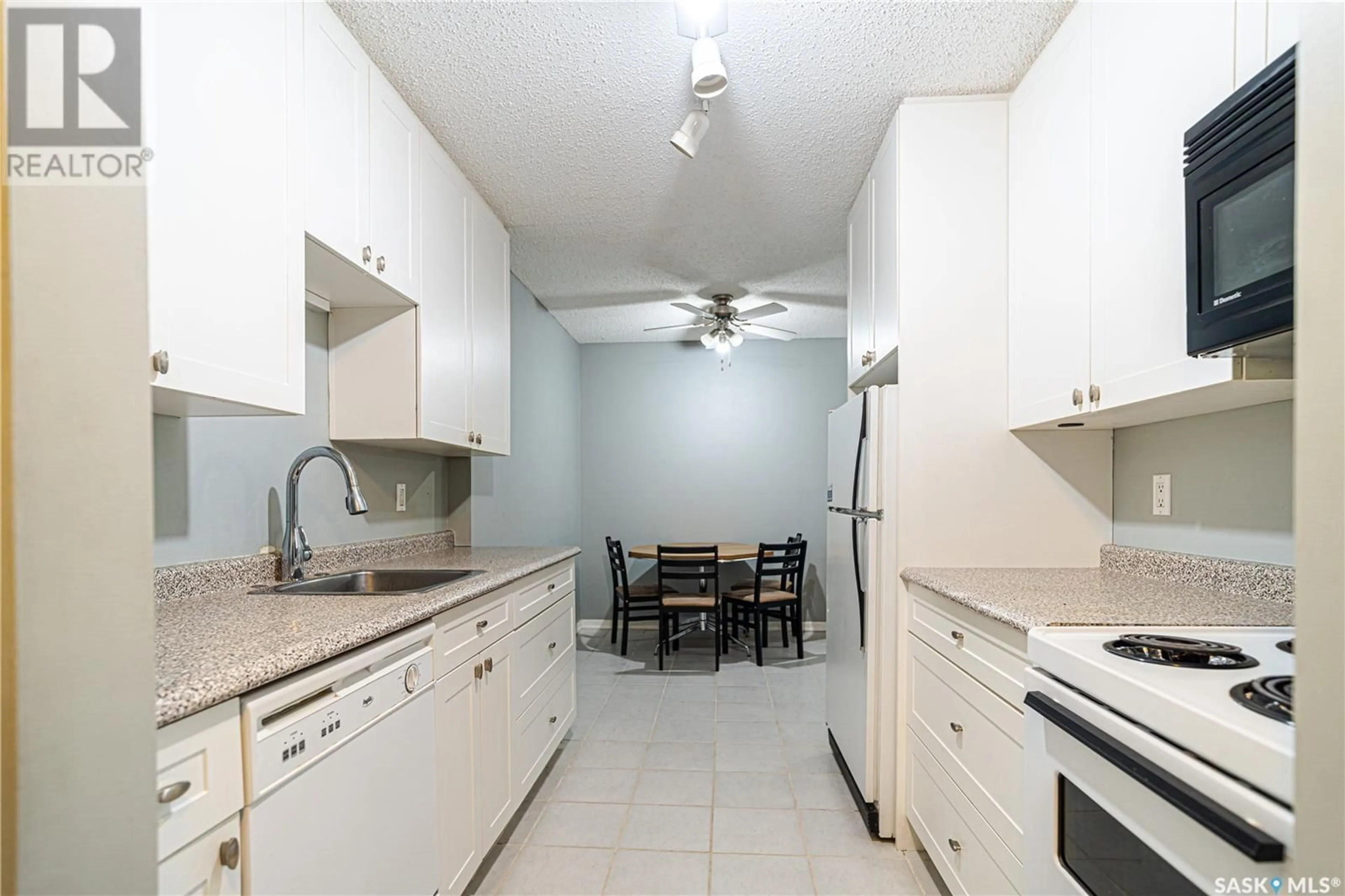 Standard kitchen, ceramic/tile floor for 18 4219 DEGEER STREET, Saskatoon Saskatchewan S7H4N6