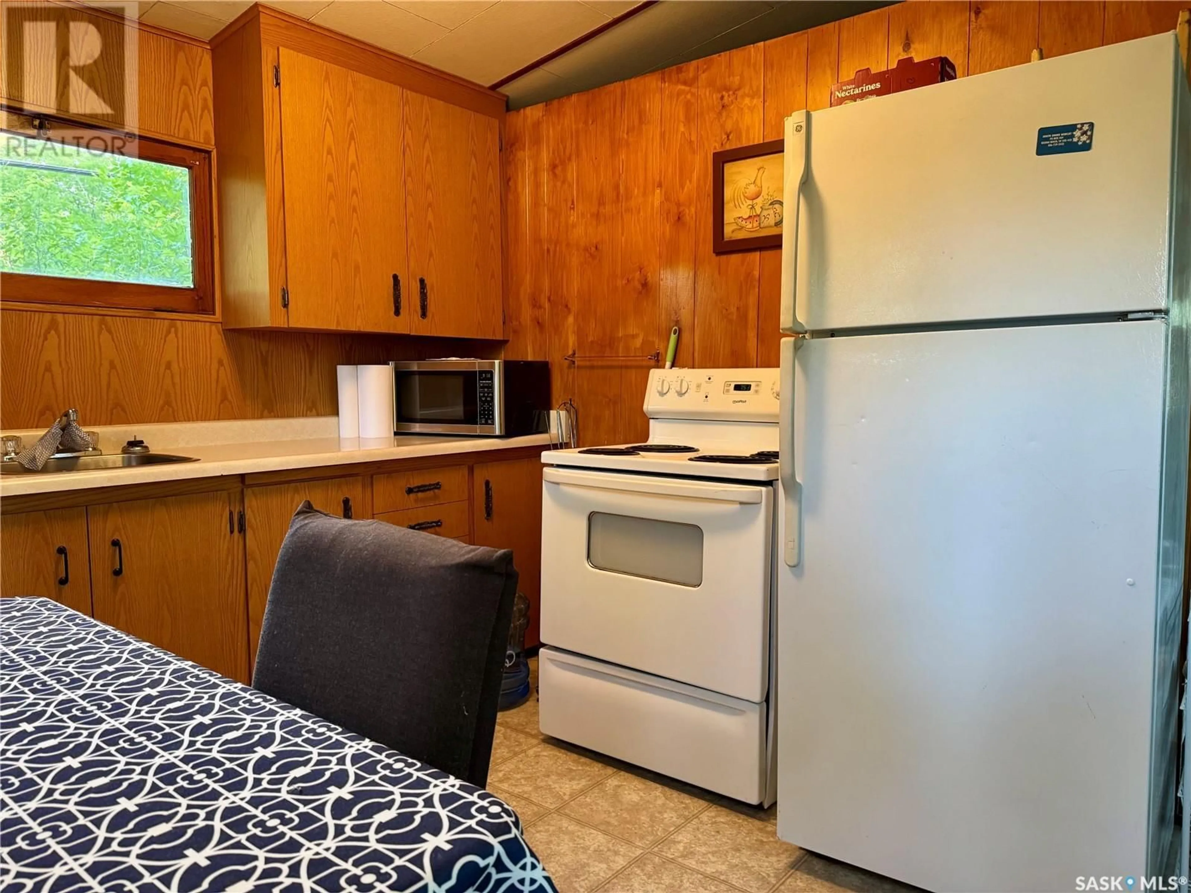 Standard kitchen, unknown for 1192 GRAND AVENUE, Buena Vista Saskatchewan S2V1A2