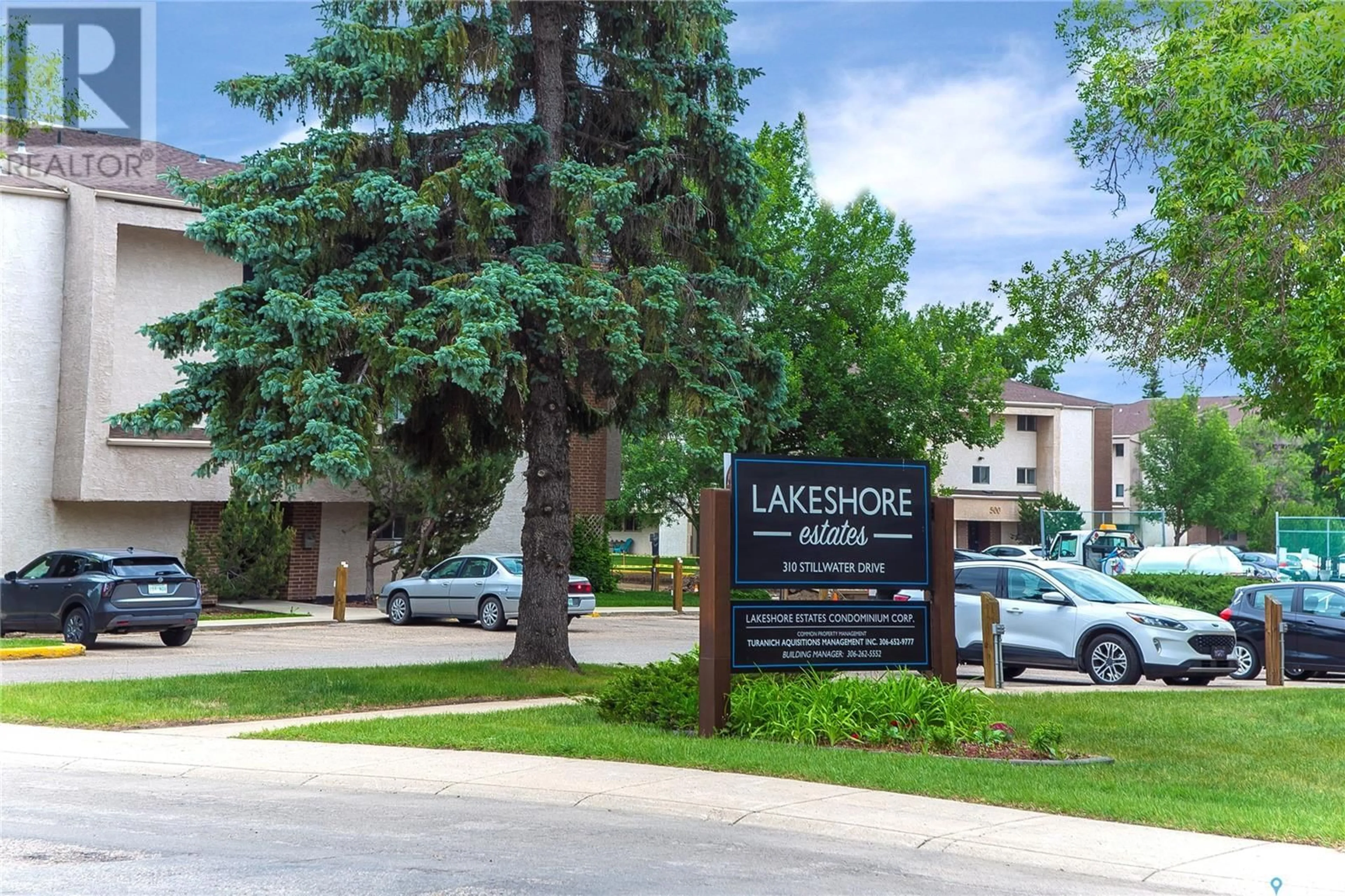 Indoor foyer for 310 - 834 STILLWATER DRIVE, Saskatoon Saskatchewan S7J4H7