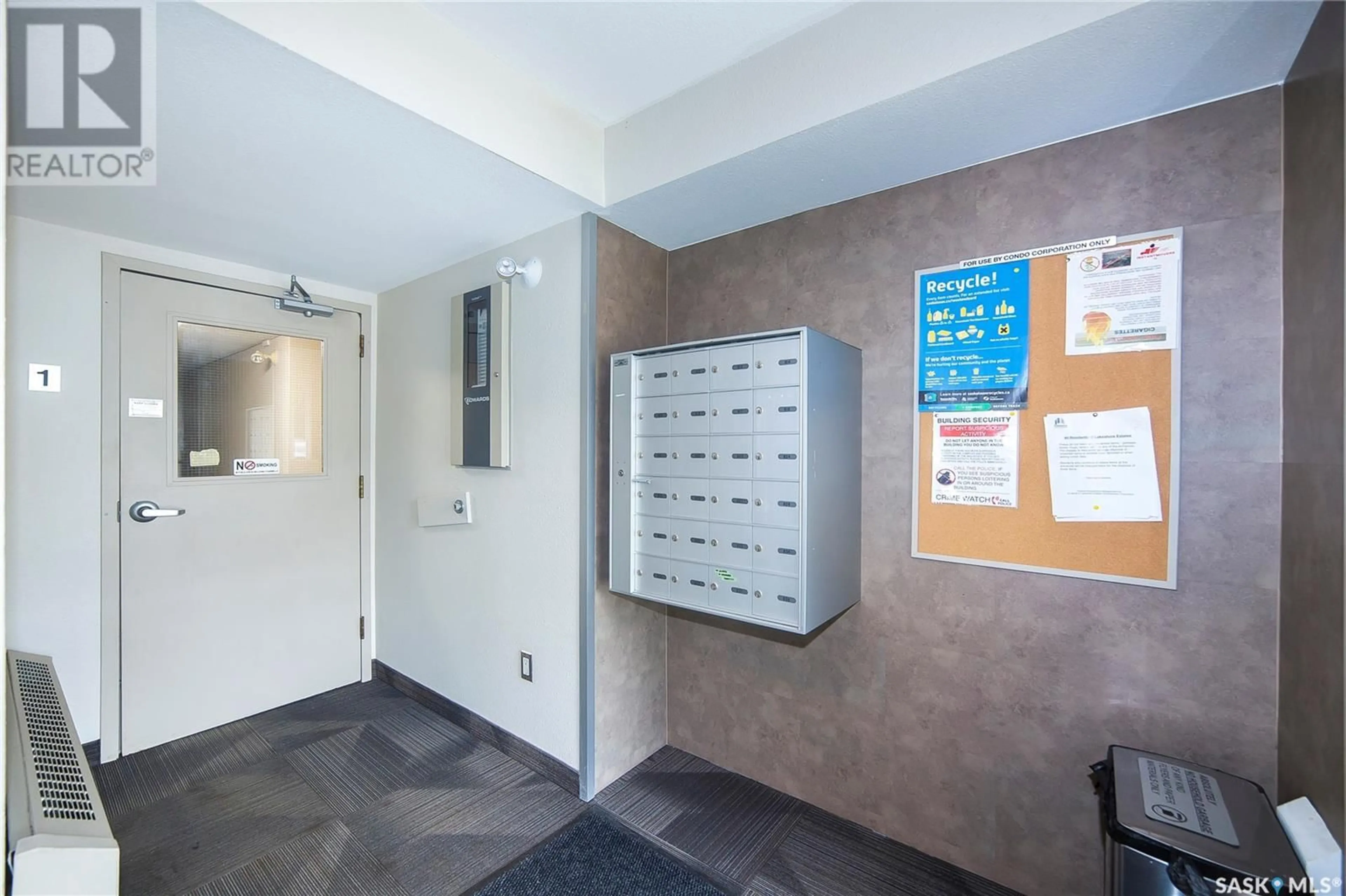 Indoor foyer for 310 - 834 STILLWATER DRIVE, Saskatoon Saskatchewan S7J4H7