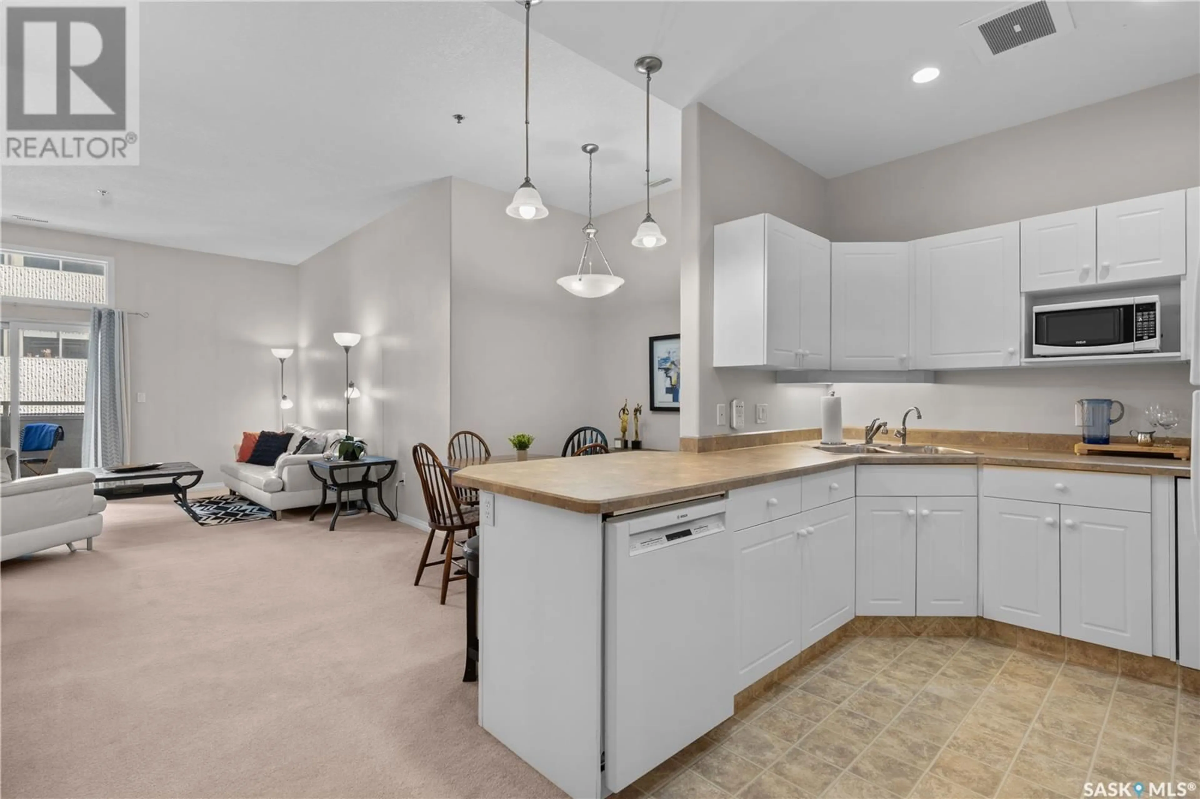 Open concept kitchen, unknown for 503 1901 VICTORIA AVENUE, Regina Saskatchewan S4P3R4