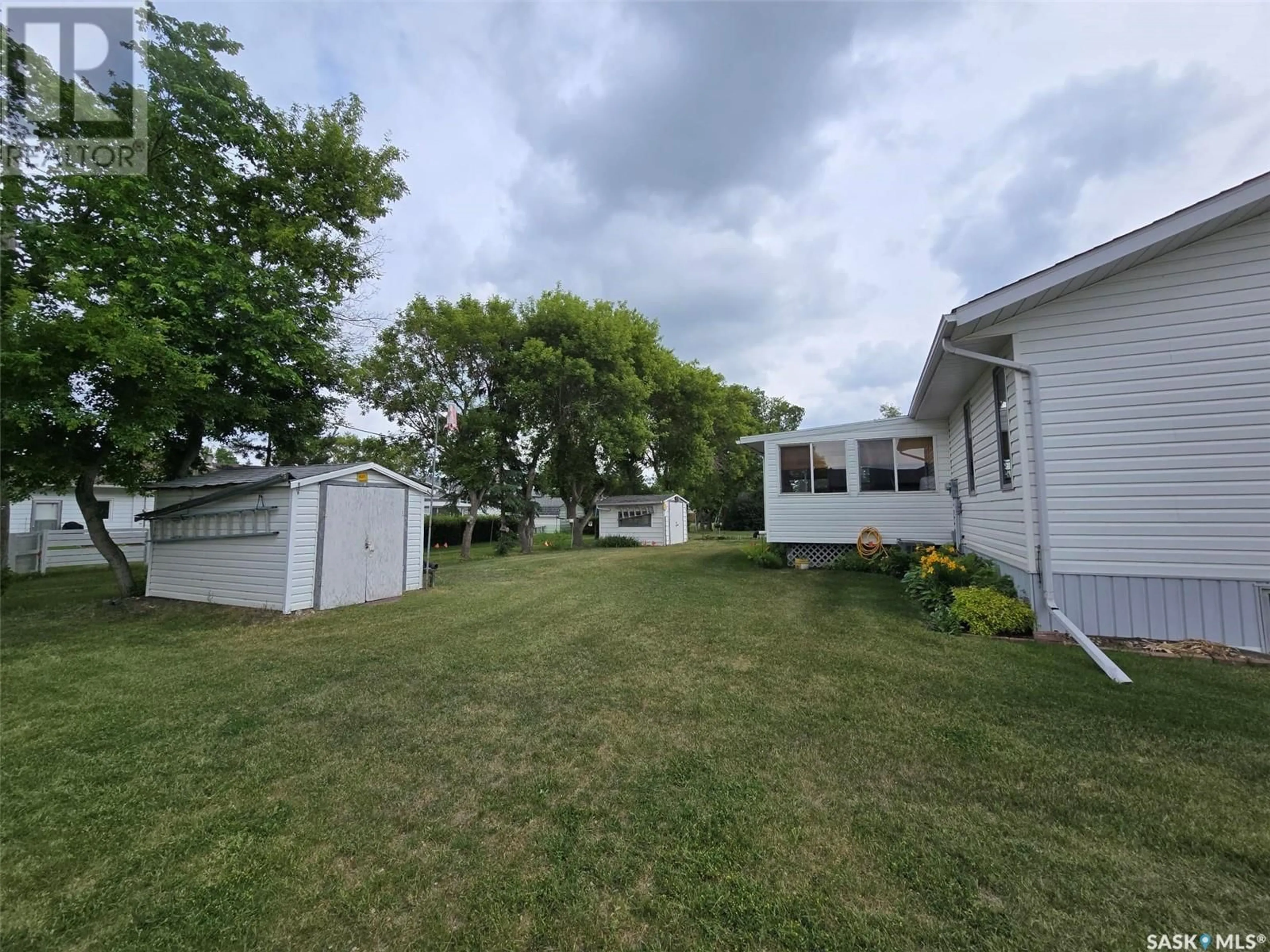 A pic from outside/outdoor area/front of a property/back of a property/a pic from drone, unknown for 800 BLACK AVENUE, Grenfell Saskatchewan S0G2B0