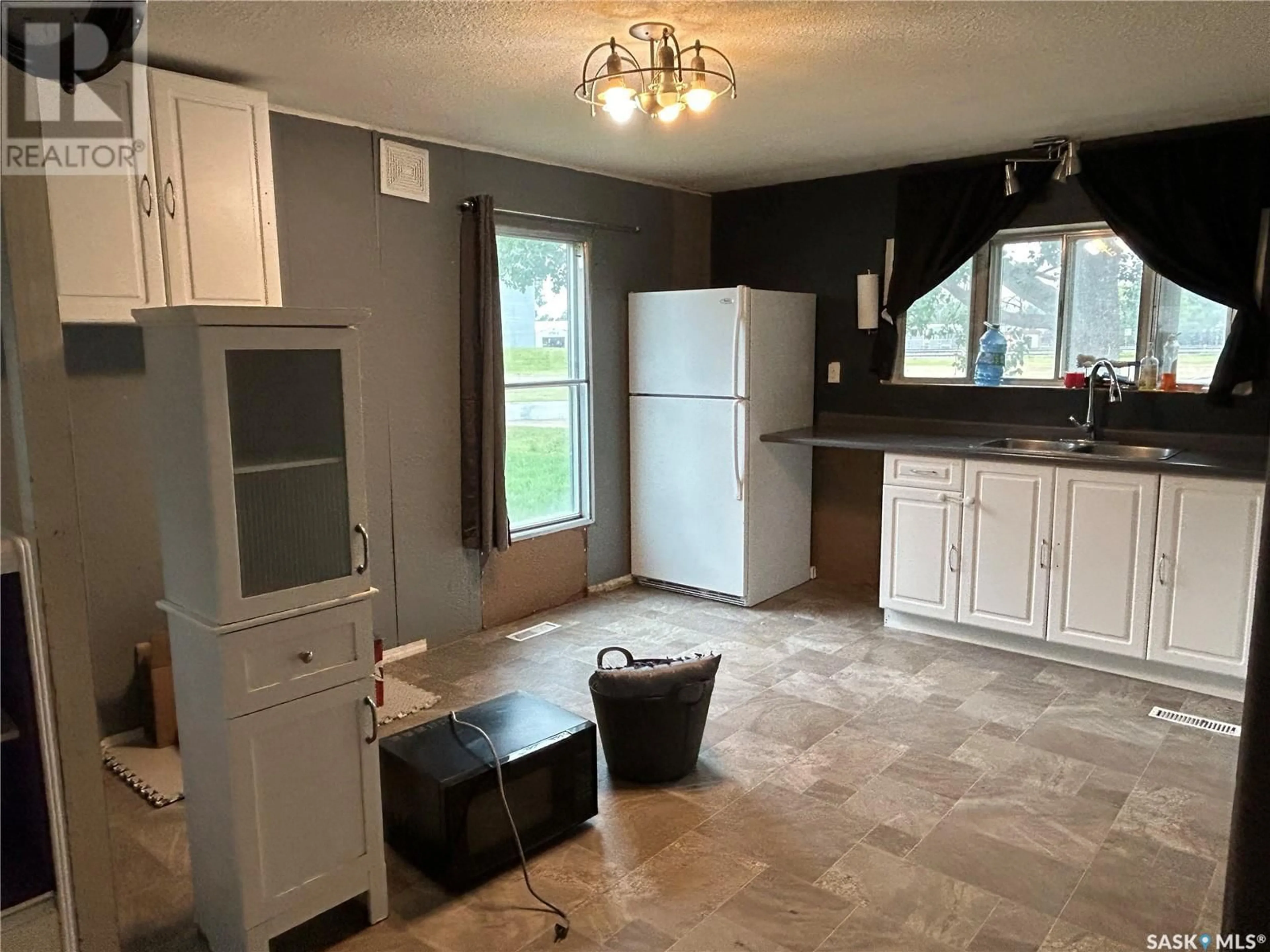 Unknown for 305 EISENHOWER STREET, Midale Saskatchewan S0C1S0