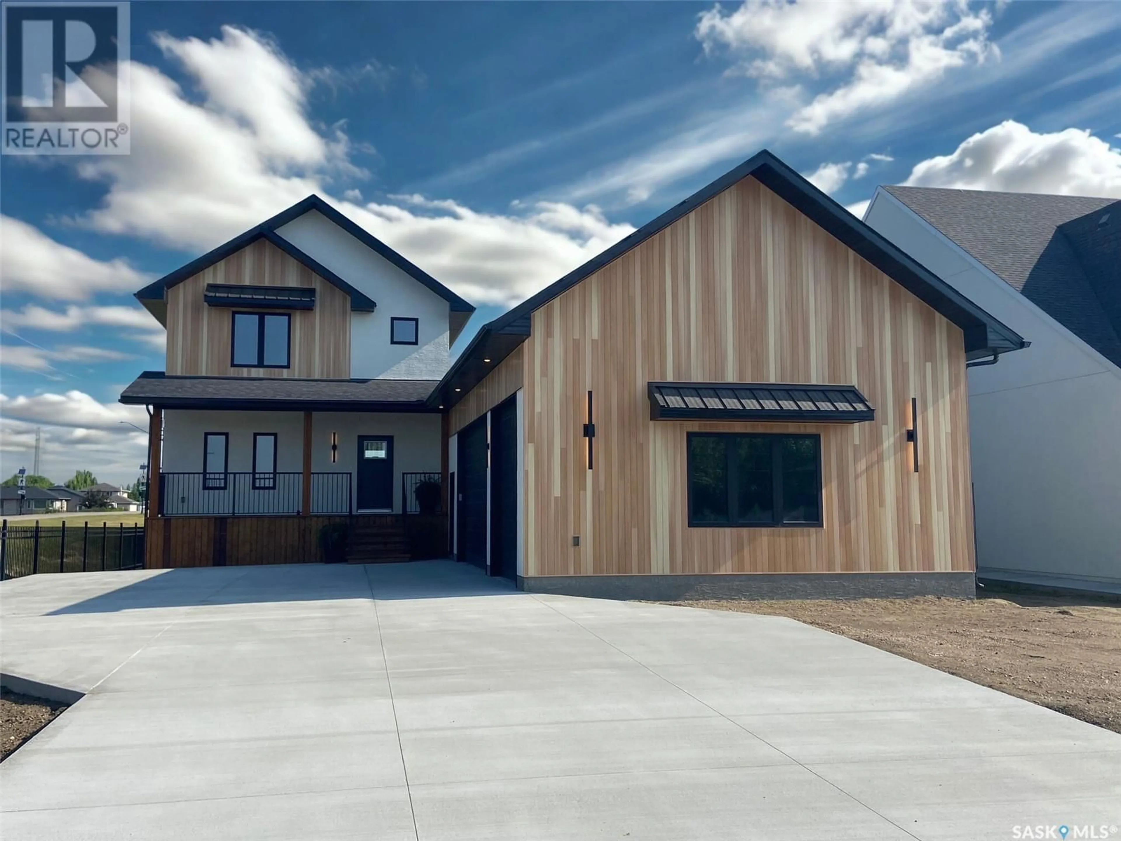 Home with vinyl exterior material, unknown for 1 SARAH'S COVE, White City Saskatchewan S4L0E2