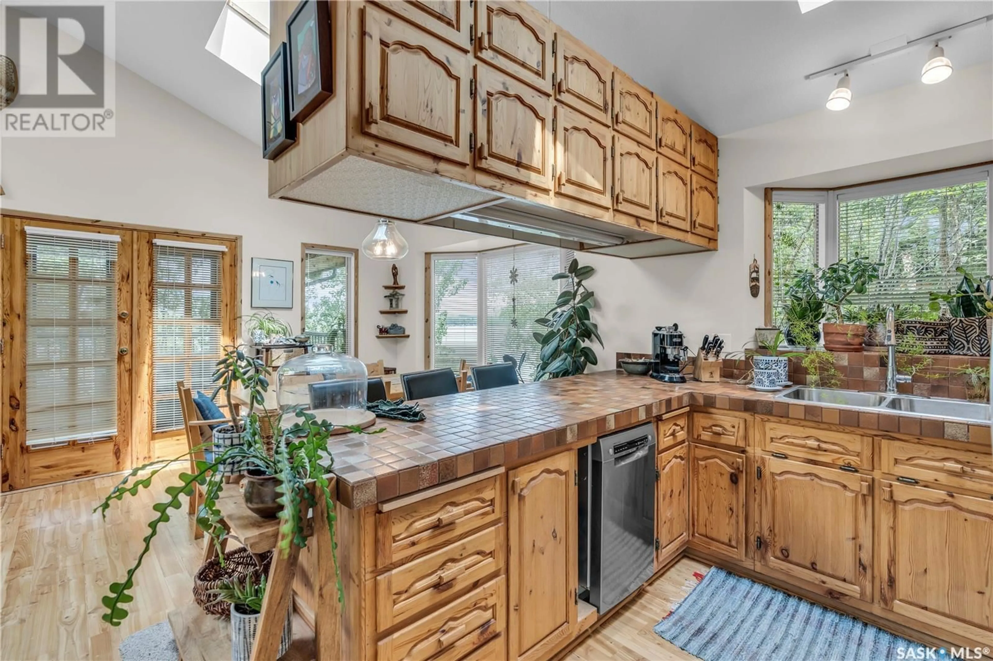 Open concept kitchen, unknown for 401 BYNG AVENUE, Wakaw Lake Saskatchewan S0K4P0
