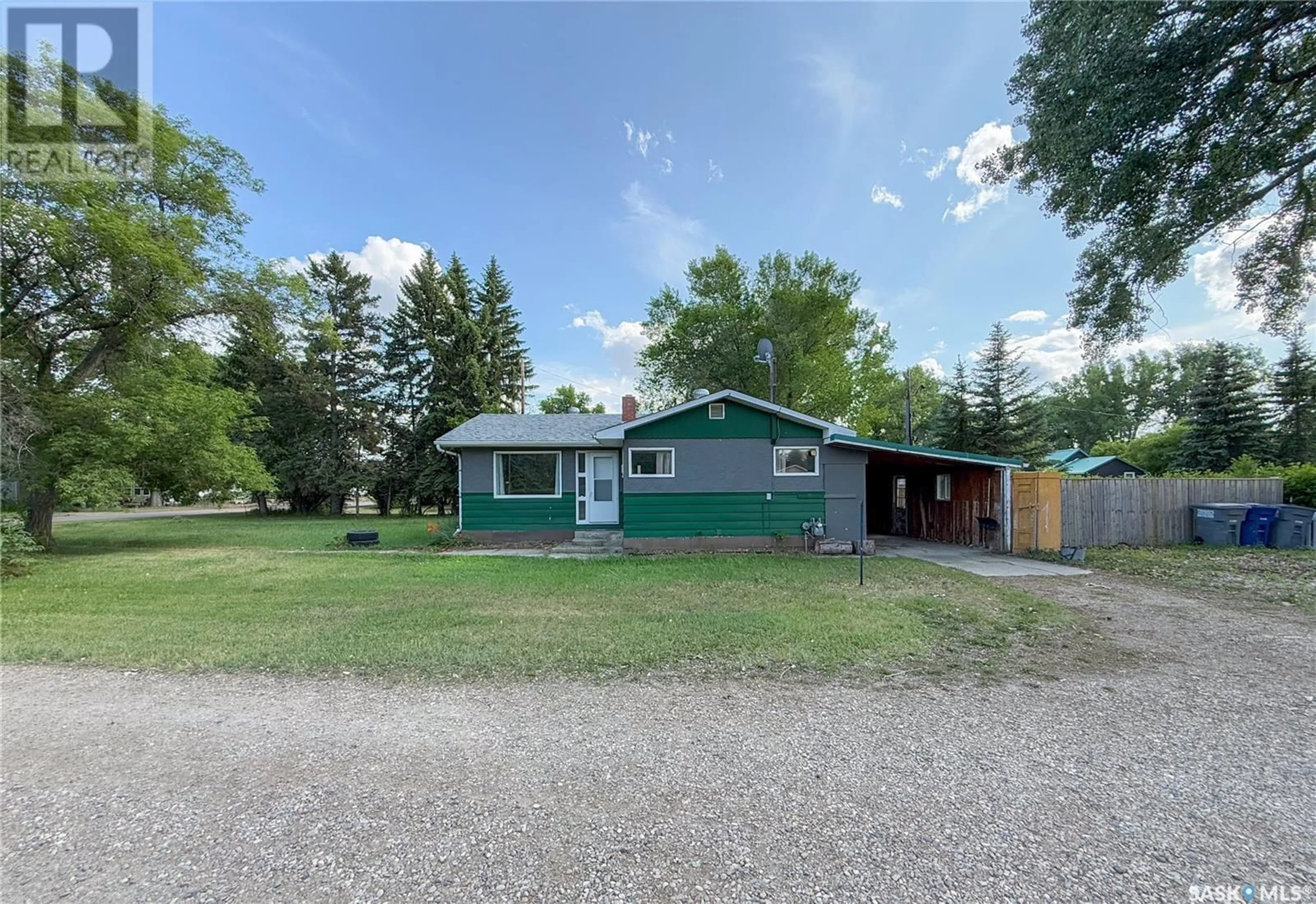 A pic from outside/outdoor area/front of a property/back of a property/a pic from drone, street for 306 CLAY STREET, Eastend Saskatchewan S0N1T0