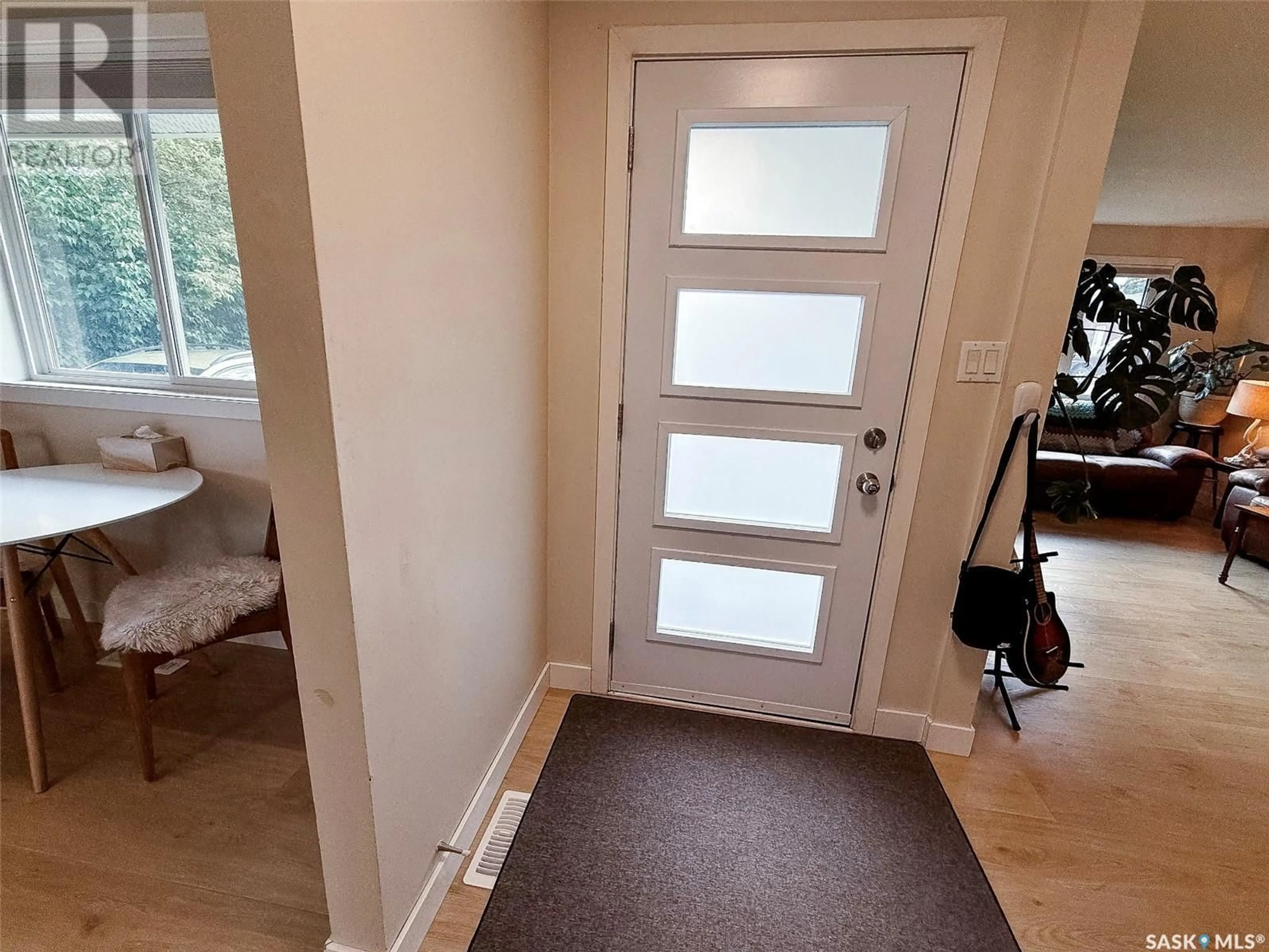 Indoor entryway for 552 101ST STREET, North Battleford Saskatchewan S9A0Y5