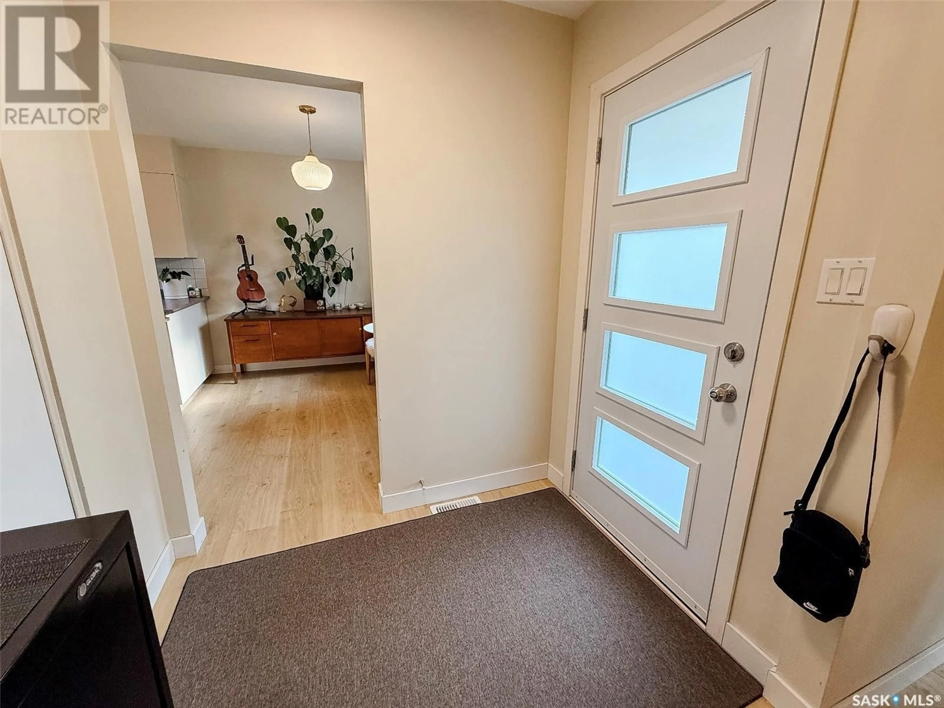 Indoor entryway for 552 101ST STREET, North Battleford Saskatchewan S9A0Y5