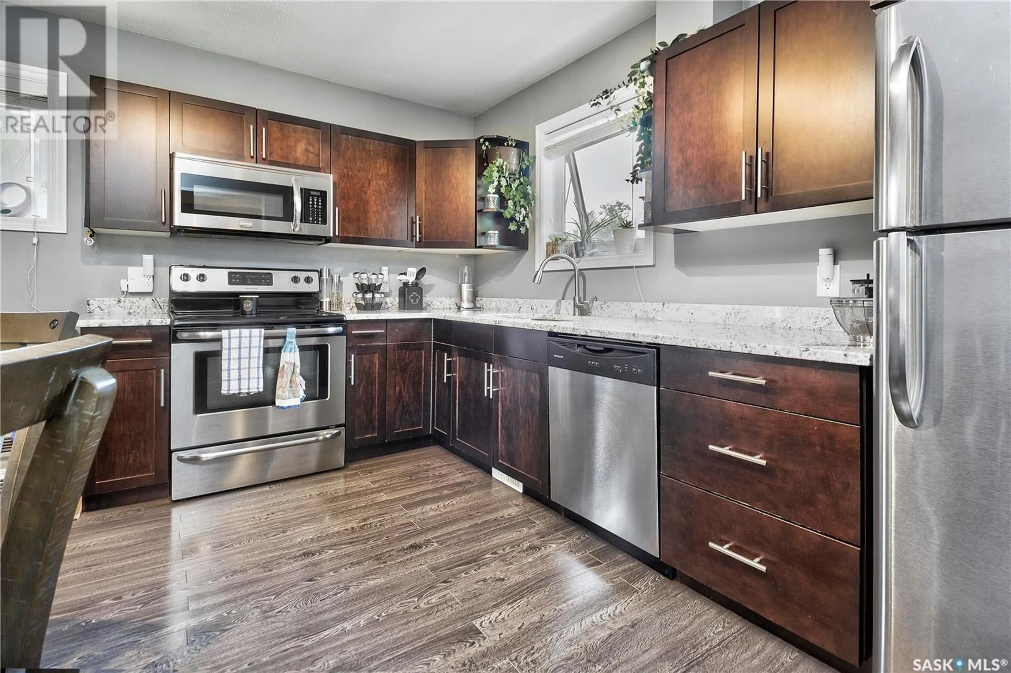 Open concept kitchen, unknown for 341 23RD STREET, Prince Albert Saskatchewan S6V4L9