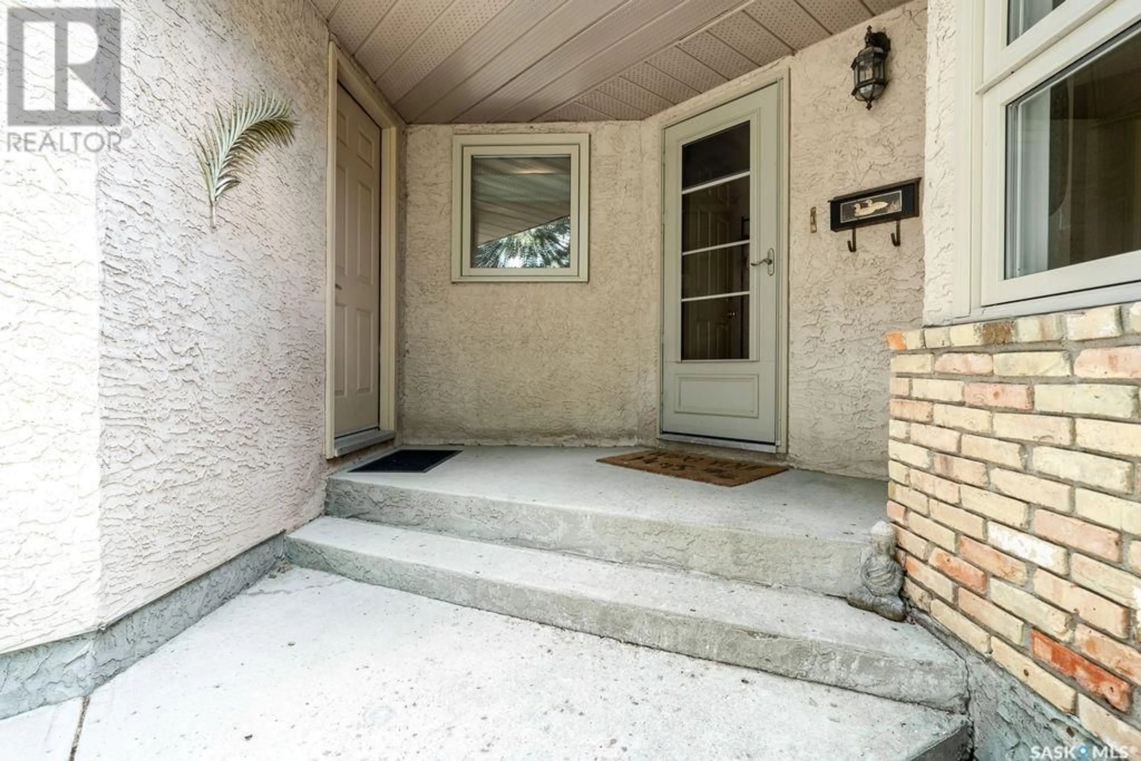 Indoor entryway for 315 20TH AVENUE, Regina Saskatchewan S4N1J8