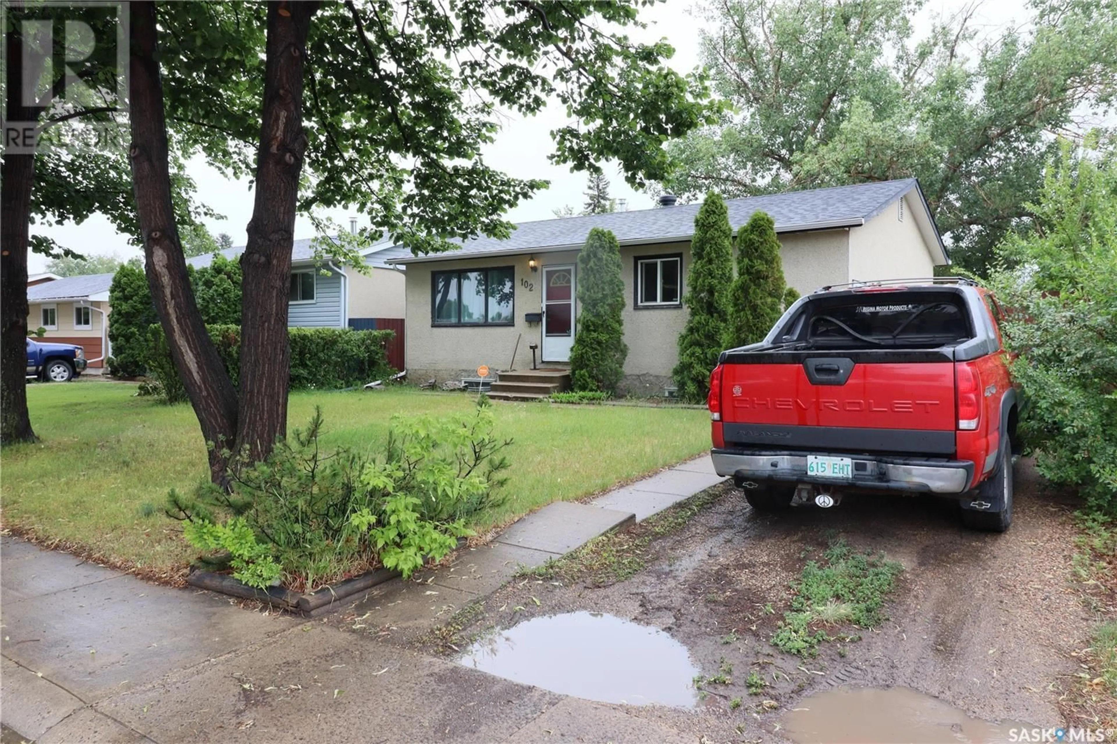 Unknown for 102 DOUGLAS CRESCENT, Saskatoon Saskatchewan S7L4S8