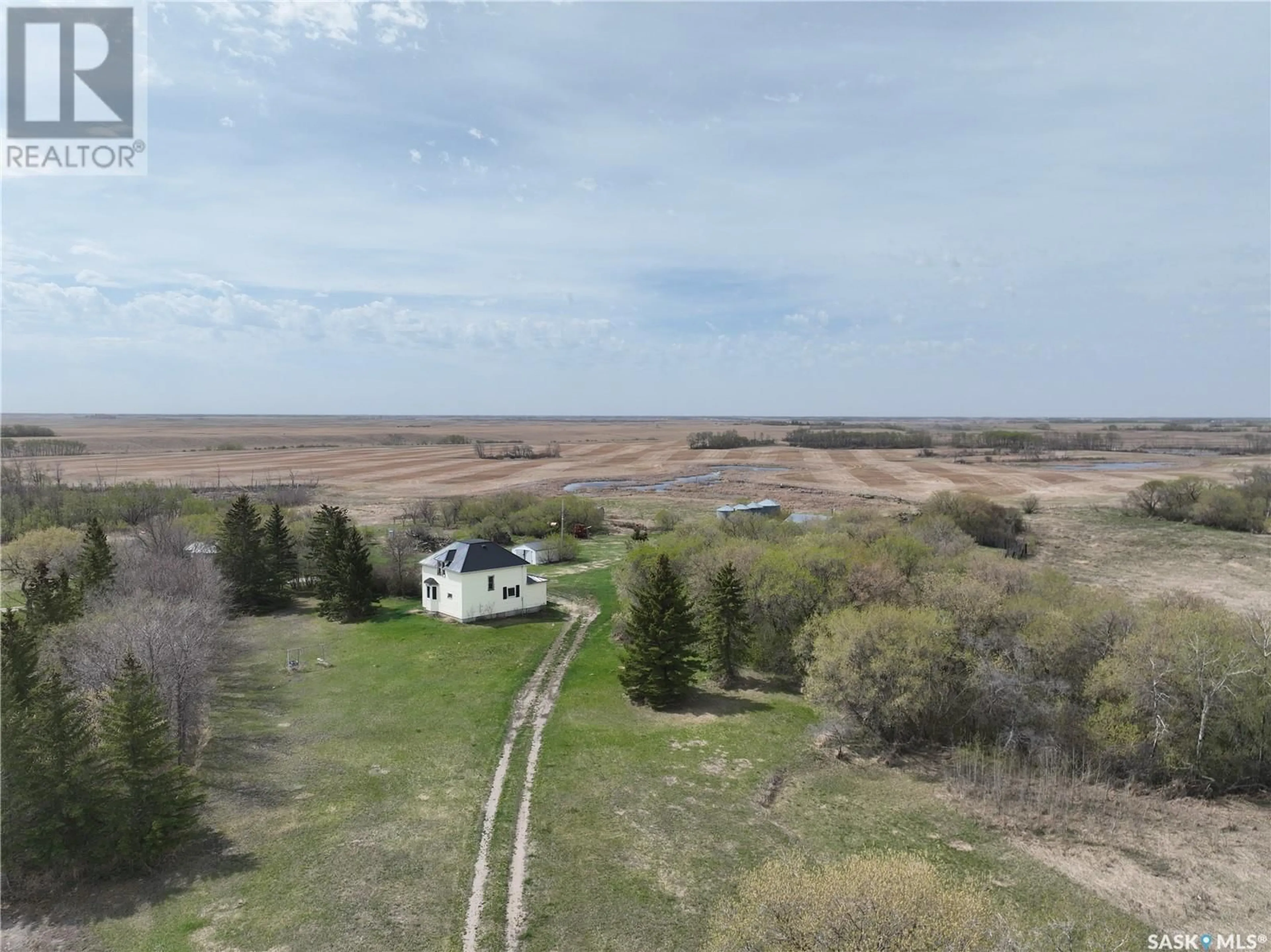 A pic from outside/outdoor area/front of a property/back of a property/a pic from drone, unknown for EATONS ACRES, Fertile Belt Rm No. 183 Saskatchewan S0A3E0
