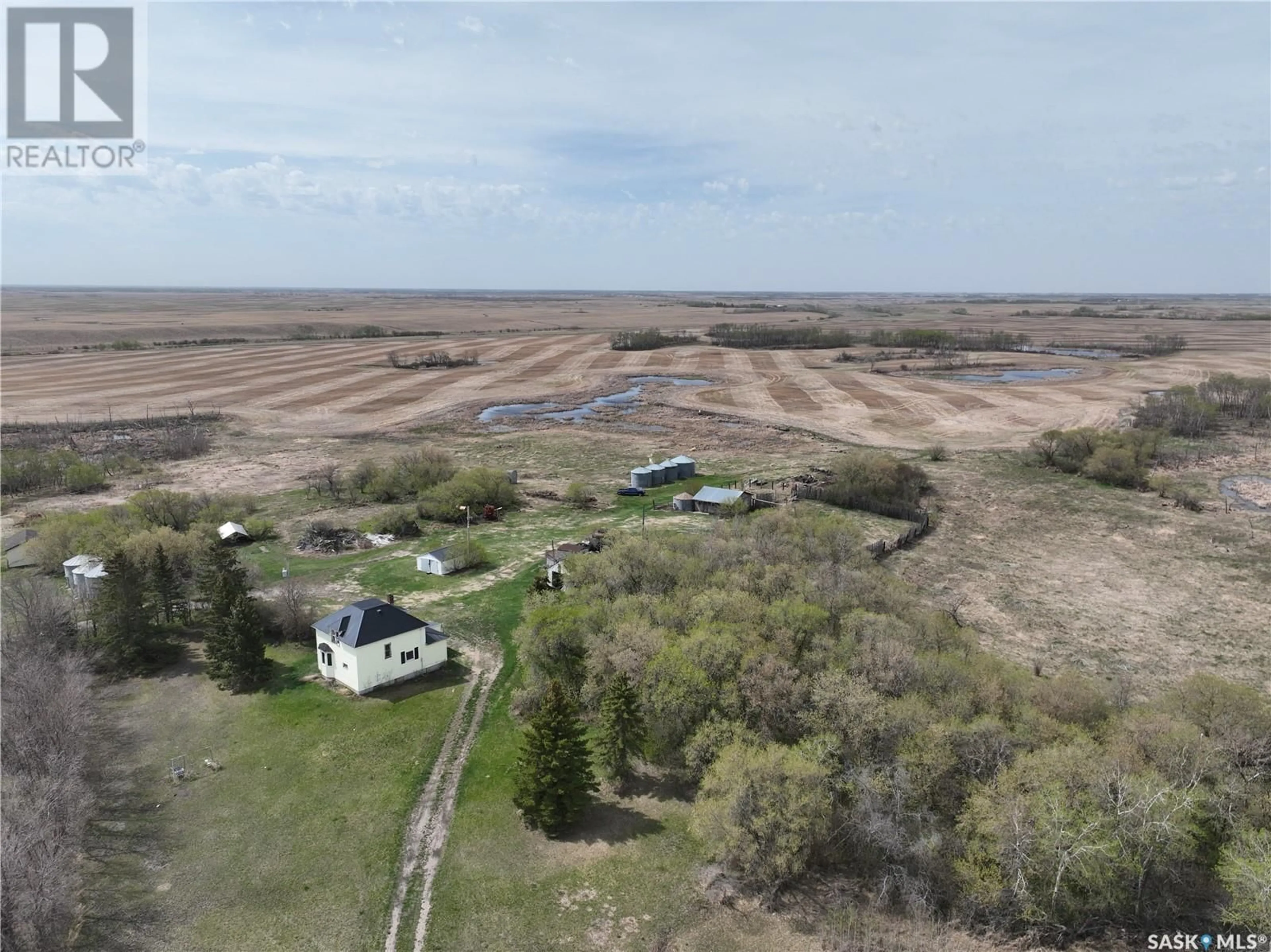 A pic from outside/outdoor area/front of a property/back of a property/a pic from drone, water/lake/river/ocean view for EATONS ACRES, Fertile Belt Rm No. 183 Saskatchewan S0A3E0