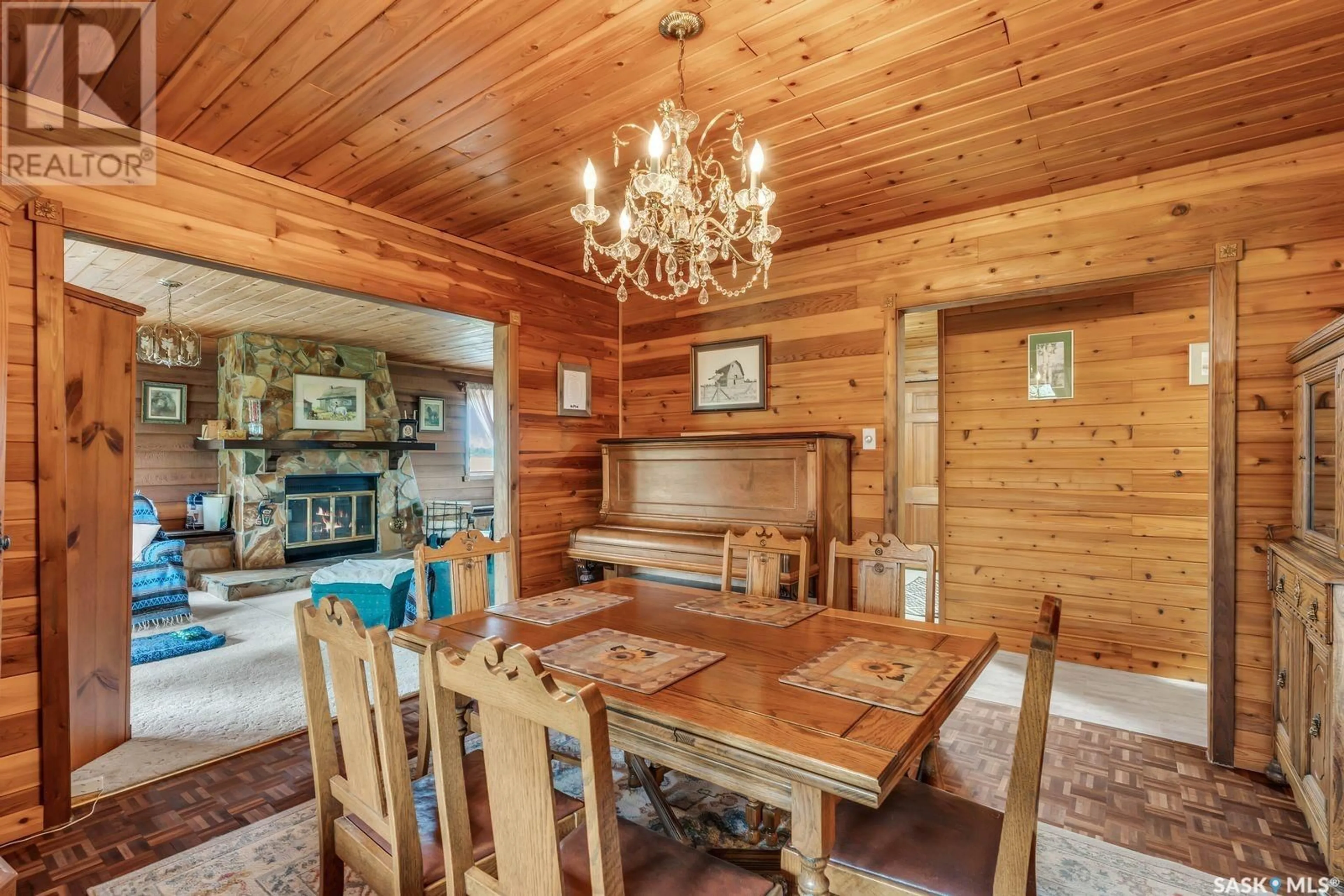Dining room, wood/laminate floor for TATLER TRAILS, Leask Rm No. 464 Saskatchewan S0J1M0