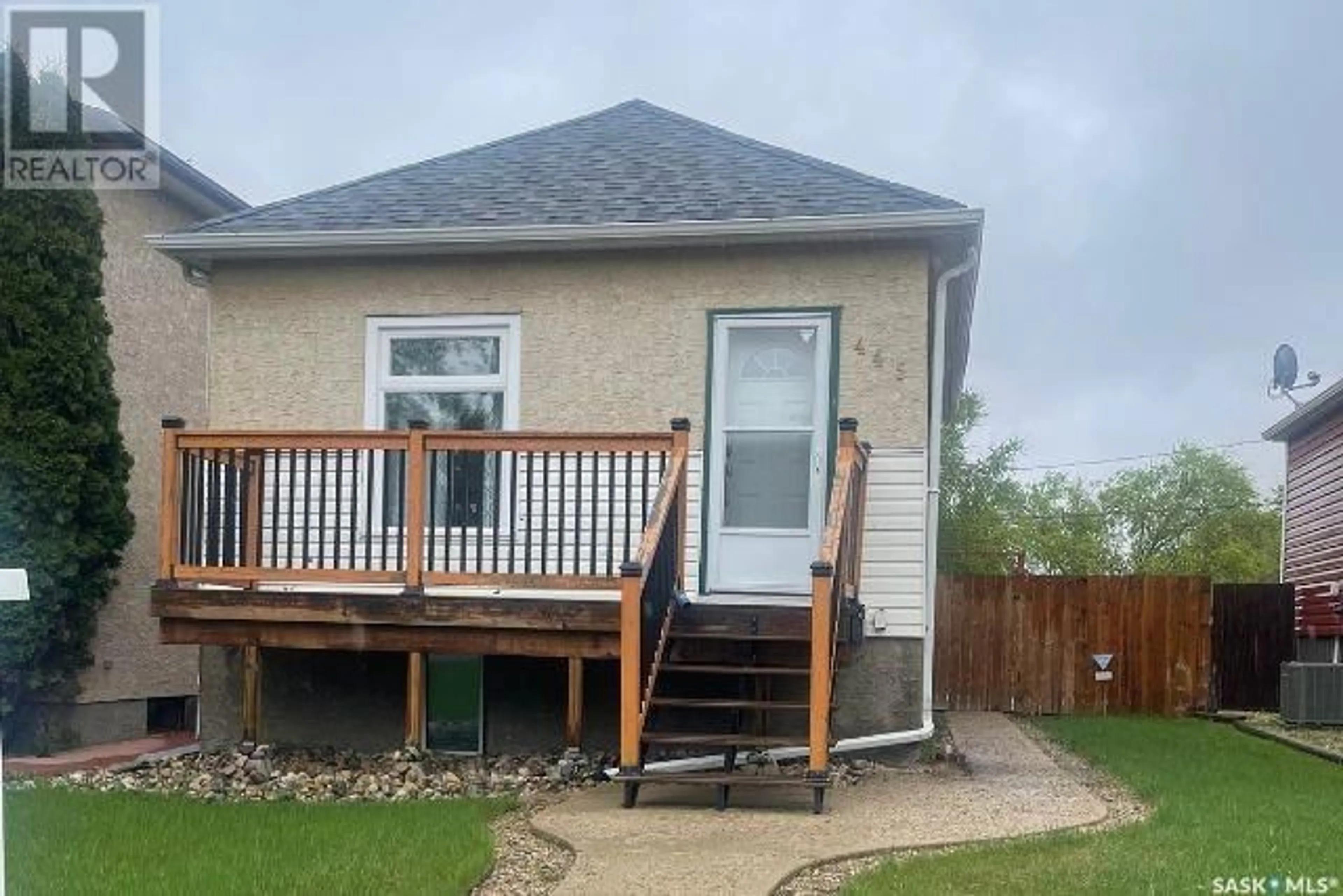 Home with vinyl exterior material, unknown for 445 YORK STREET, Regina Saskatchewan S4R4W7