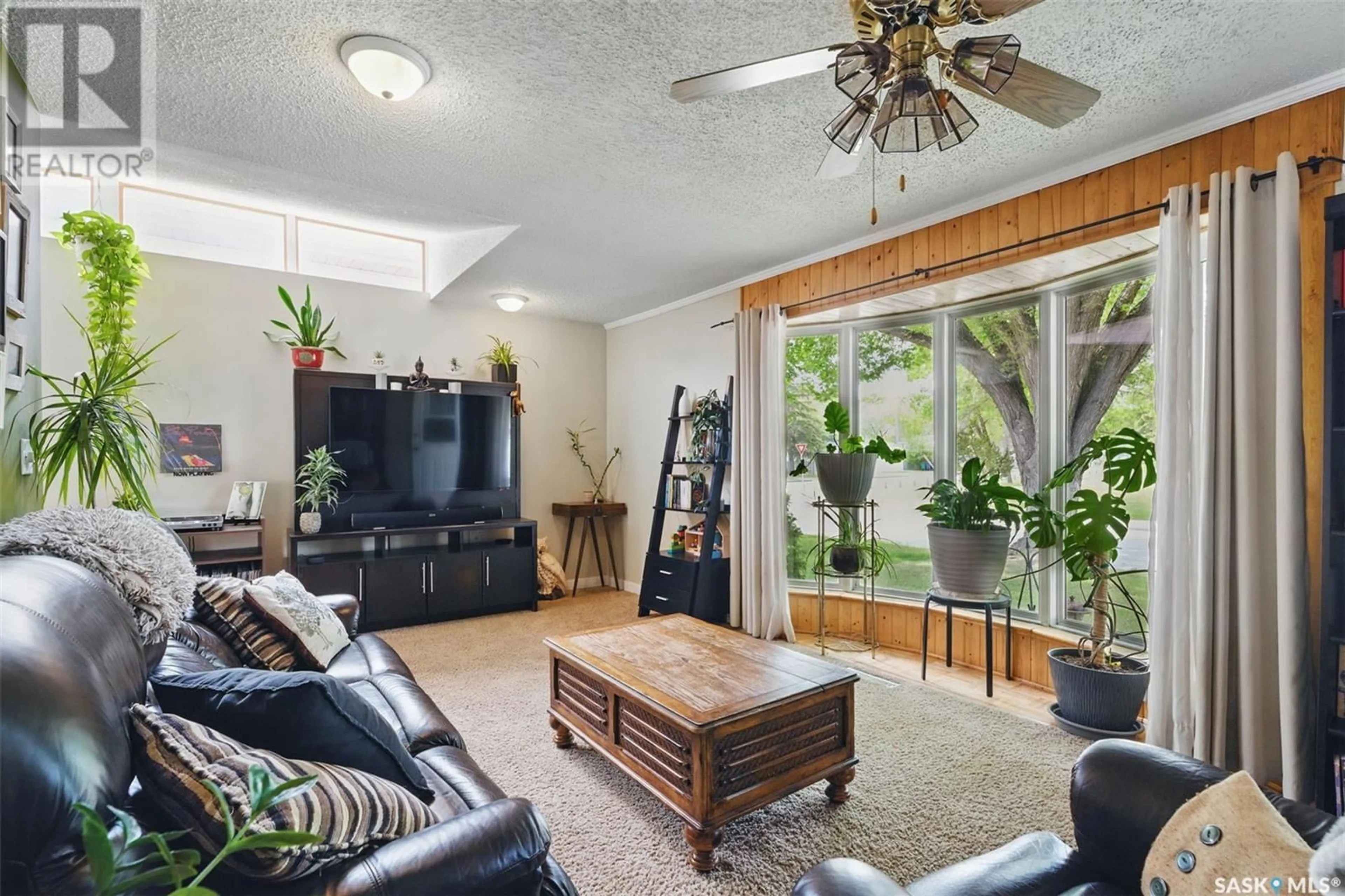 Living room with furniture, unknown for 1606 2ND AVENUE, Saskatoon Saskatchewan S7K2G2