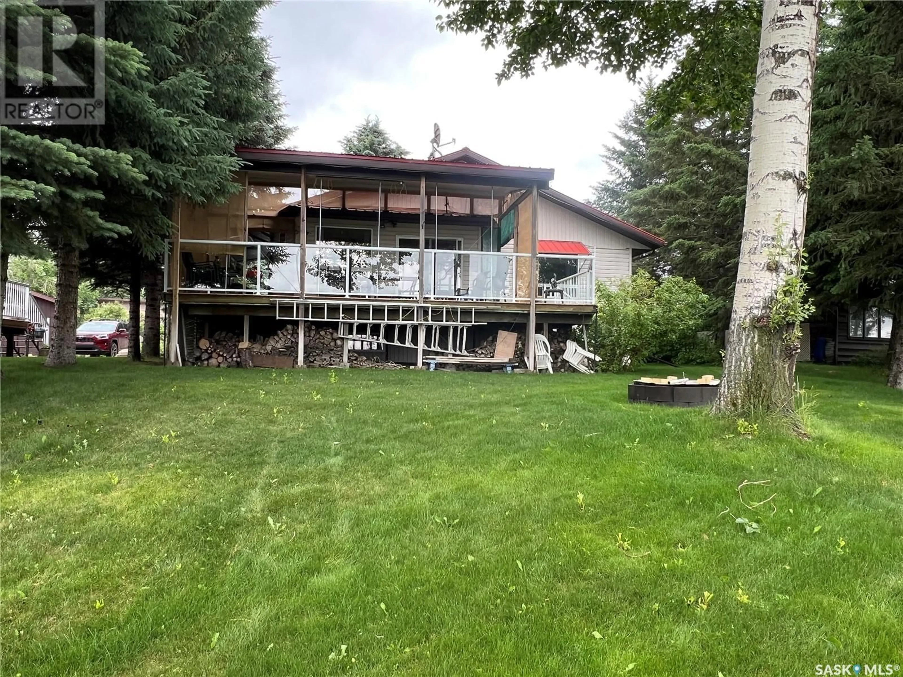 A pic from outside/outdoor area/front of a property/back of a property/a pic from drone, unknown for 20 MAINPRIZE BAY, Maple Bush Rm No. 224 Saskatchewan S0H3P0