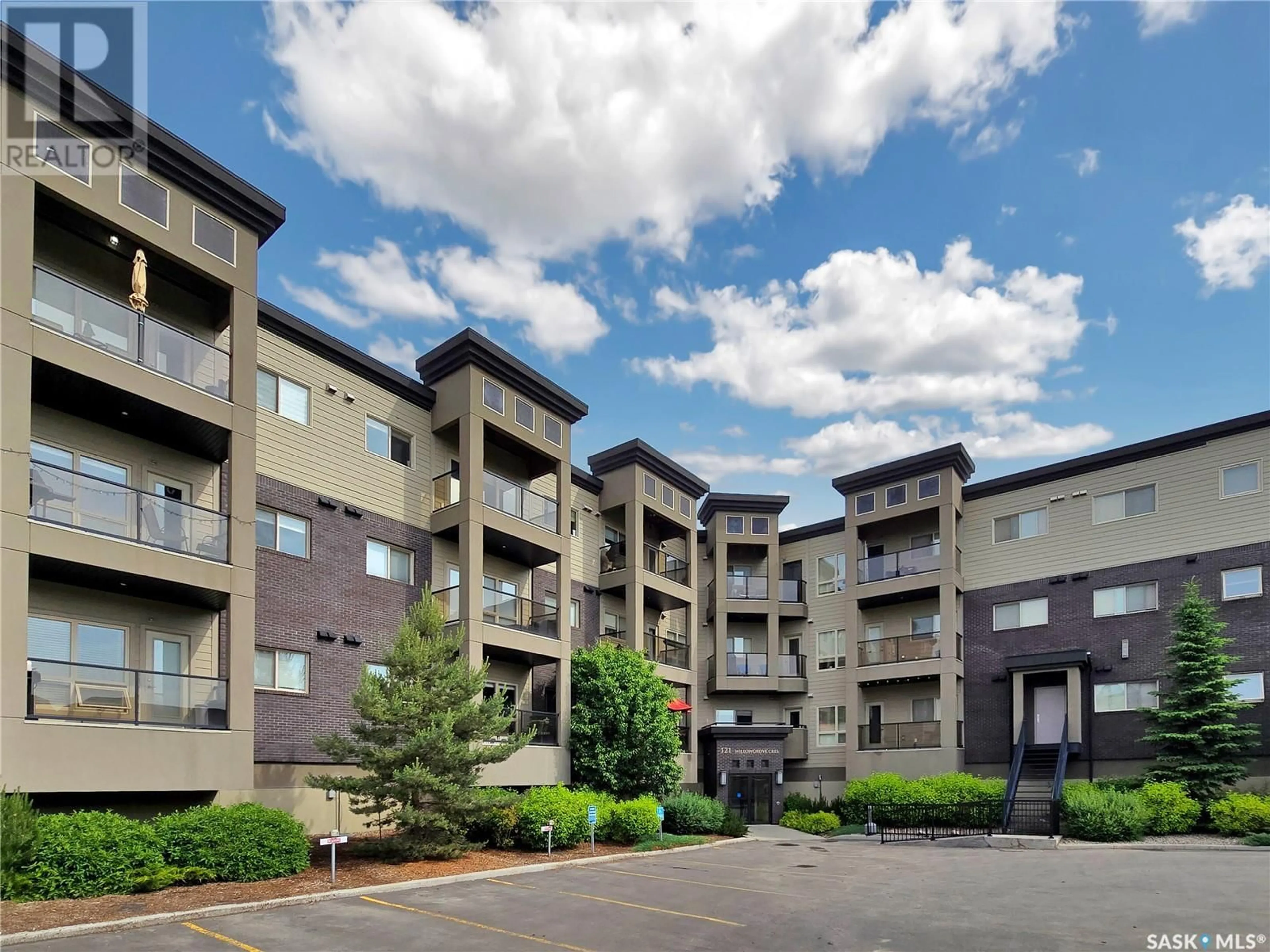 Patio, unknown for 121 - 325 WILLOWGROVE CRESCENT, Saskatoon Saskatchewan S7W0R1