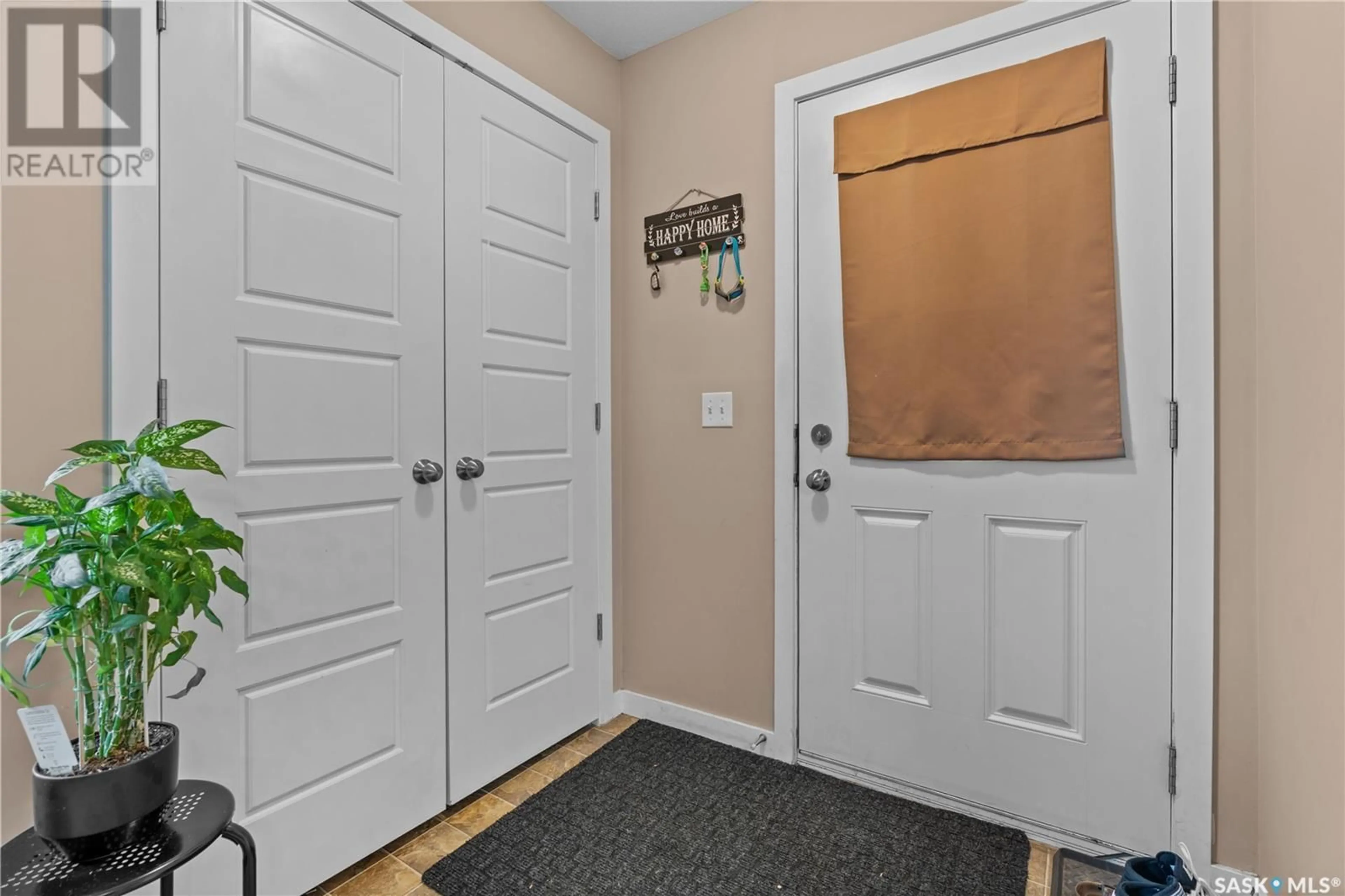 Indoor entryway for 5612 - 61 GORDON ROAD, Regina Saskatchewan S0G4G0