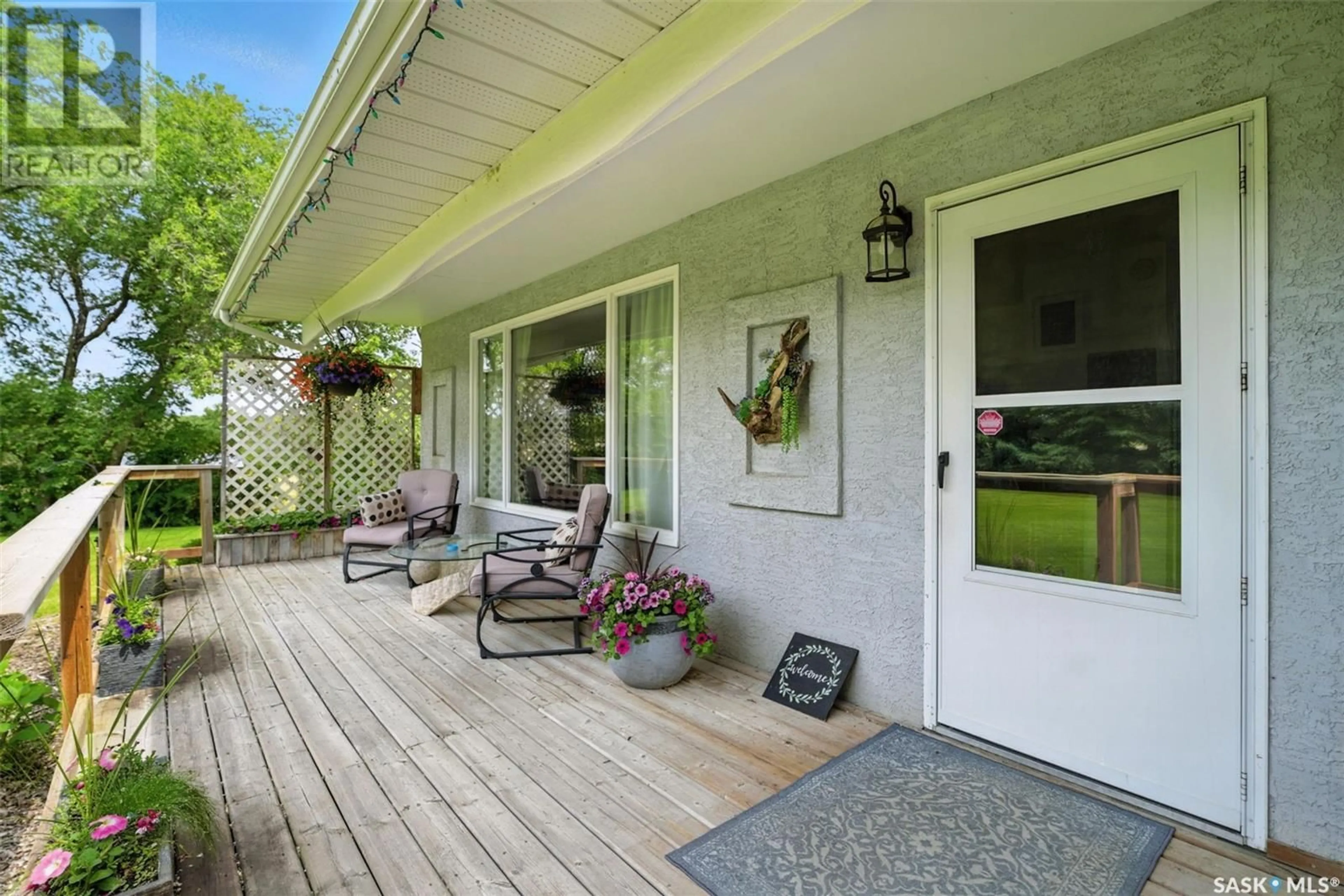 Patio, street for 1 CHURCHILL AVENUE, Vanscoy Rm No. 345 Saskatchewan S7K1N2