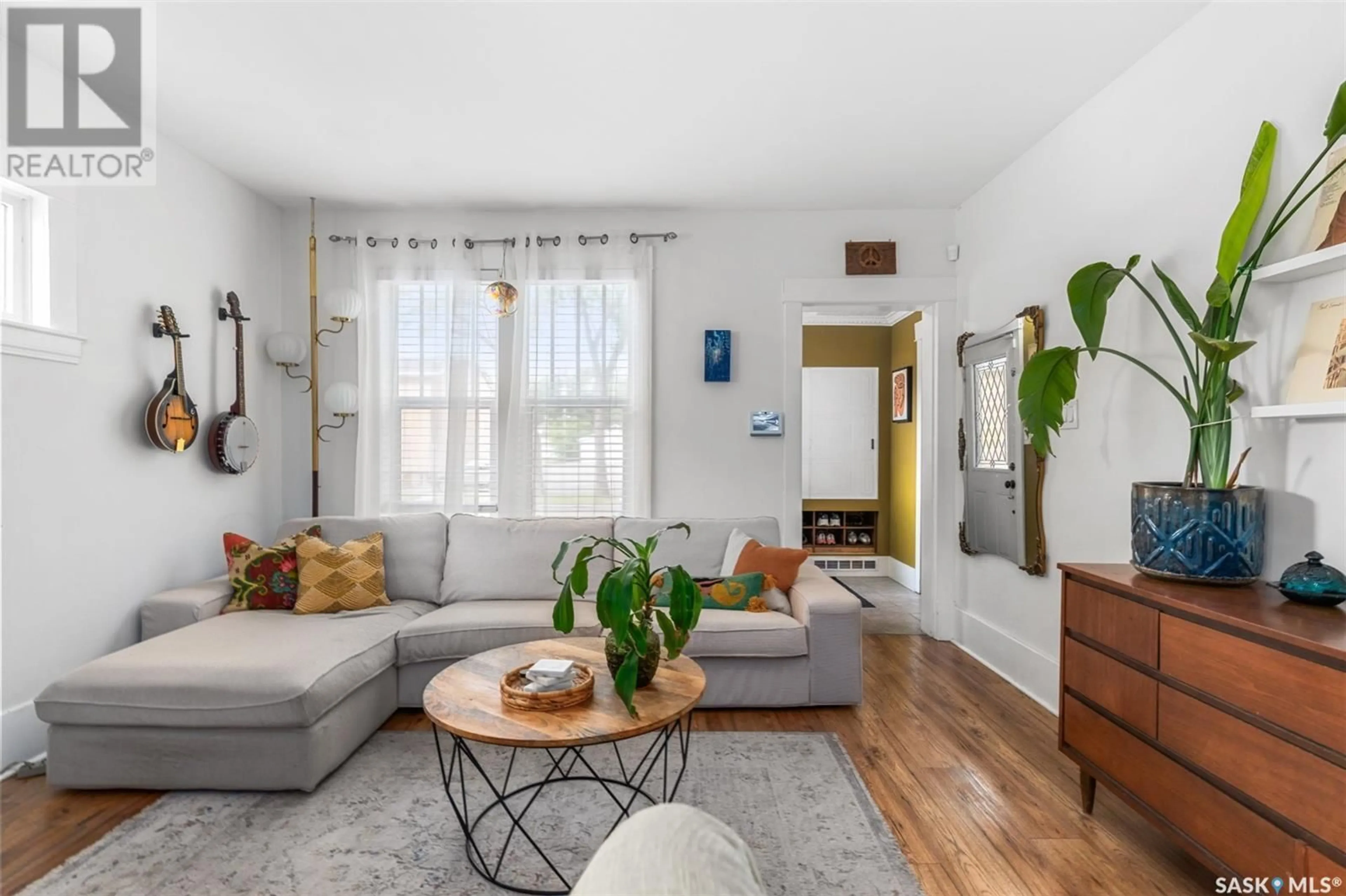 Living room with furniture, unknown for 612 5TH AVENUE, Saskatoon Saskatchewan S7K2R4