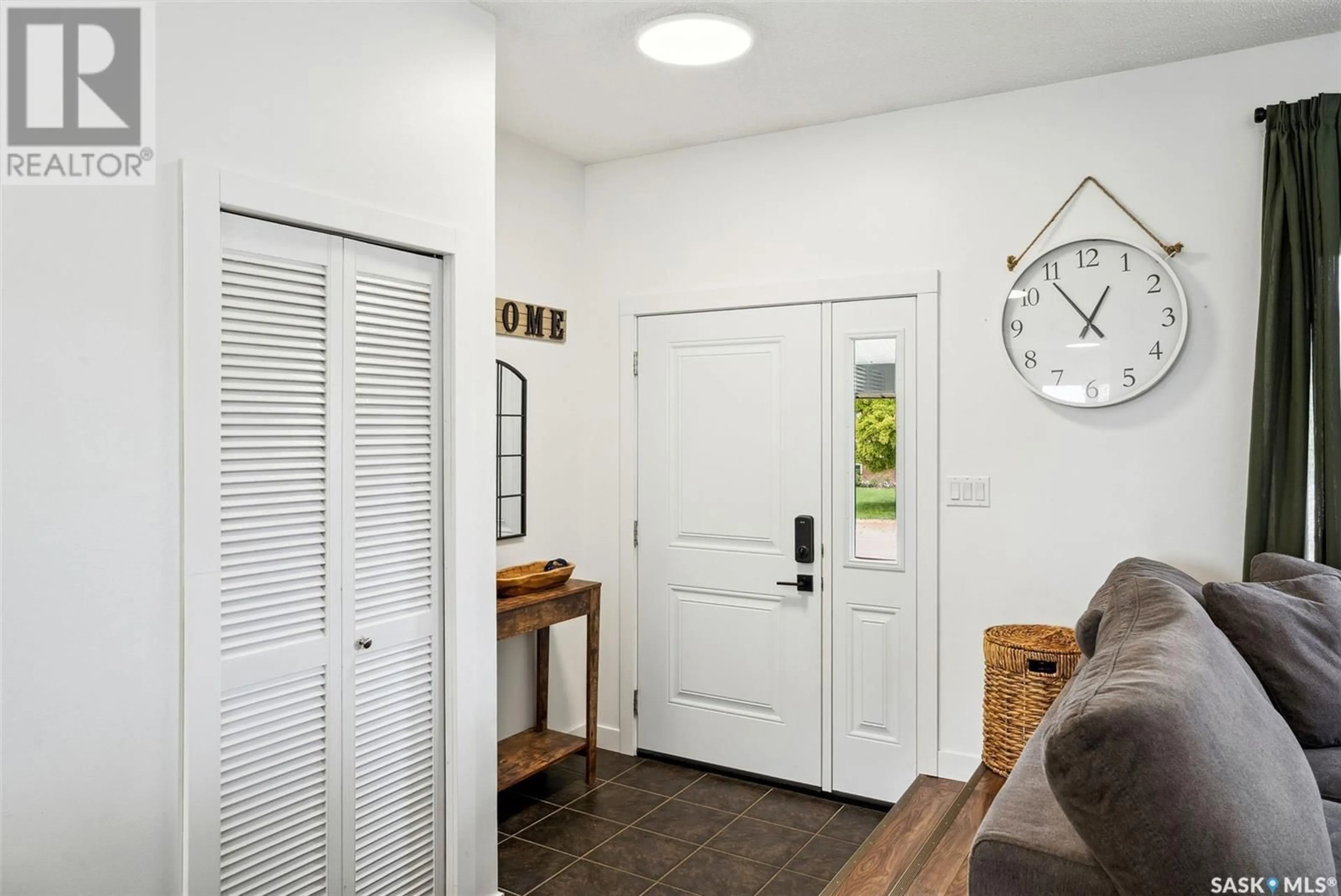 Indoor entryway for 3408 JORDAN DRIVE, Prince Albert Saskatchewan S6V6Y4