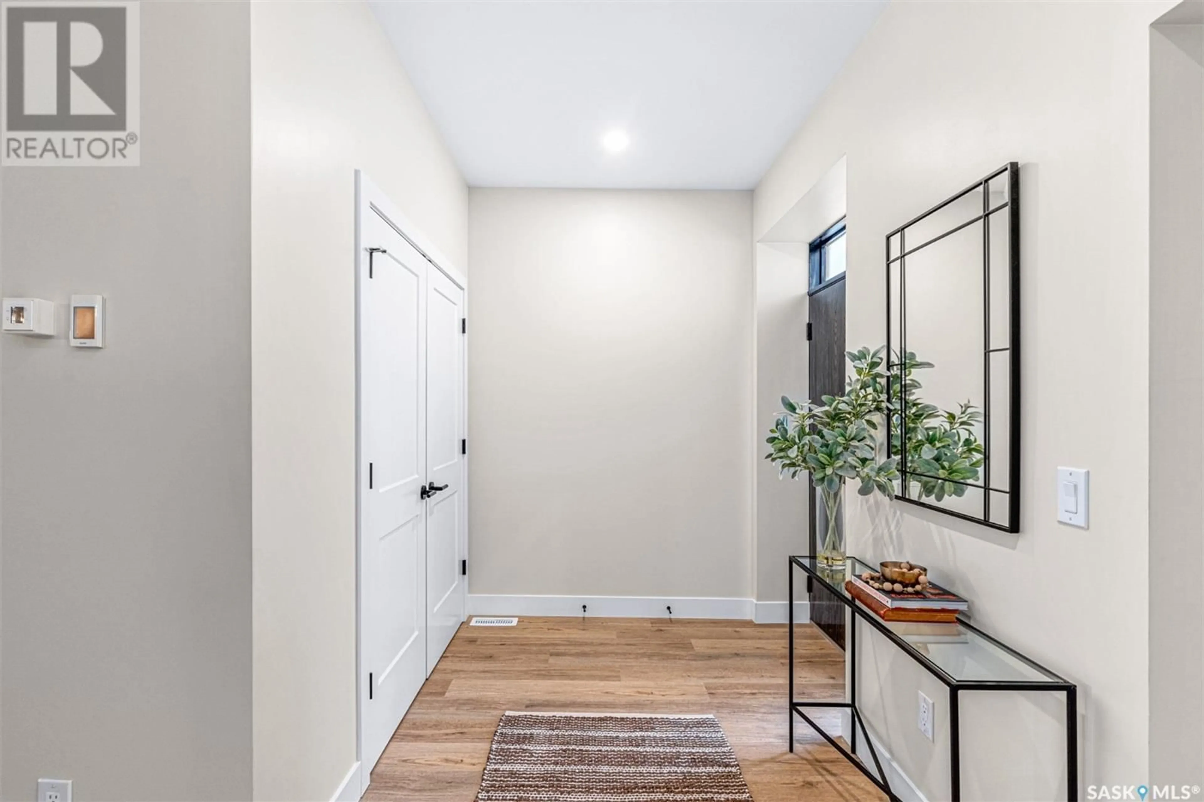Indoor entryway for 104 BARRETT STREET, Saskatoon Saskatchewan S7W0Z6