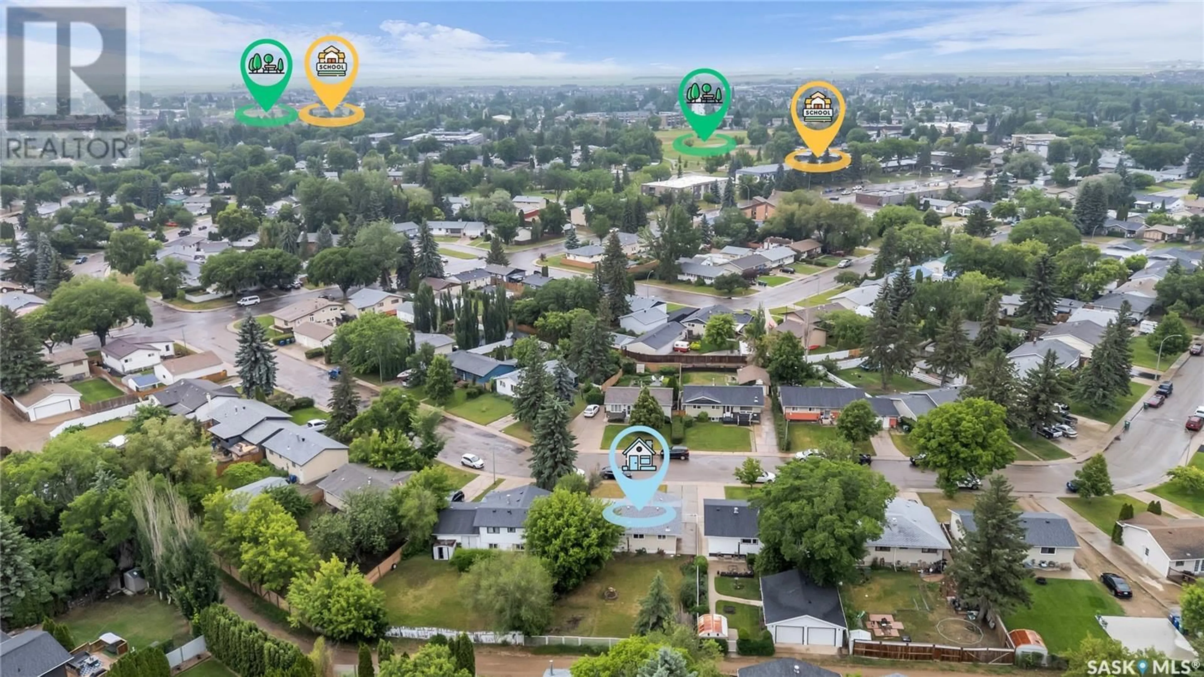A pic from outside/outdoor area/front of a property/back of a property/a pic from drone, unknown for 54 MACKIE CRESCENT, Saskatoon Saskatchewan S7L3V3