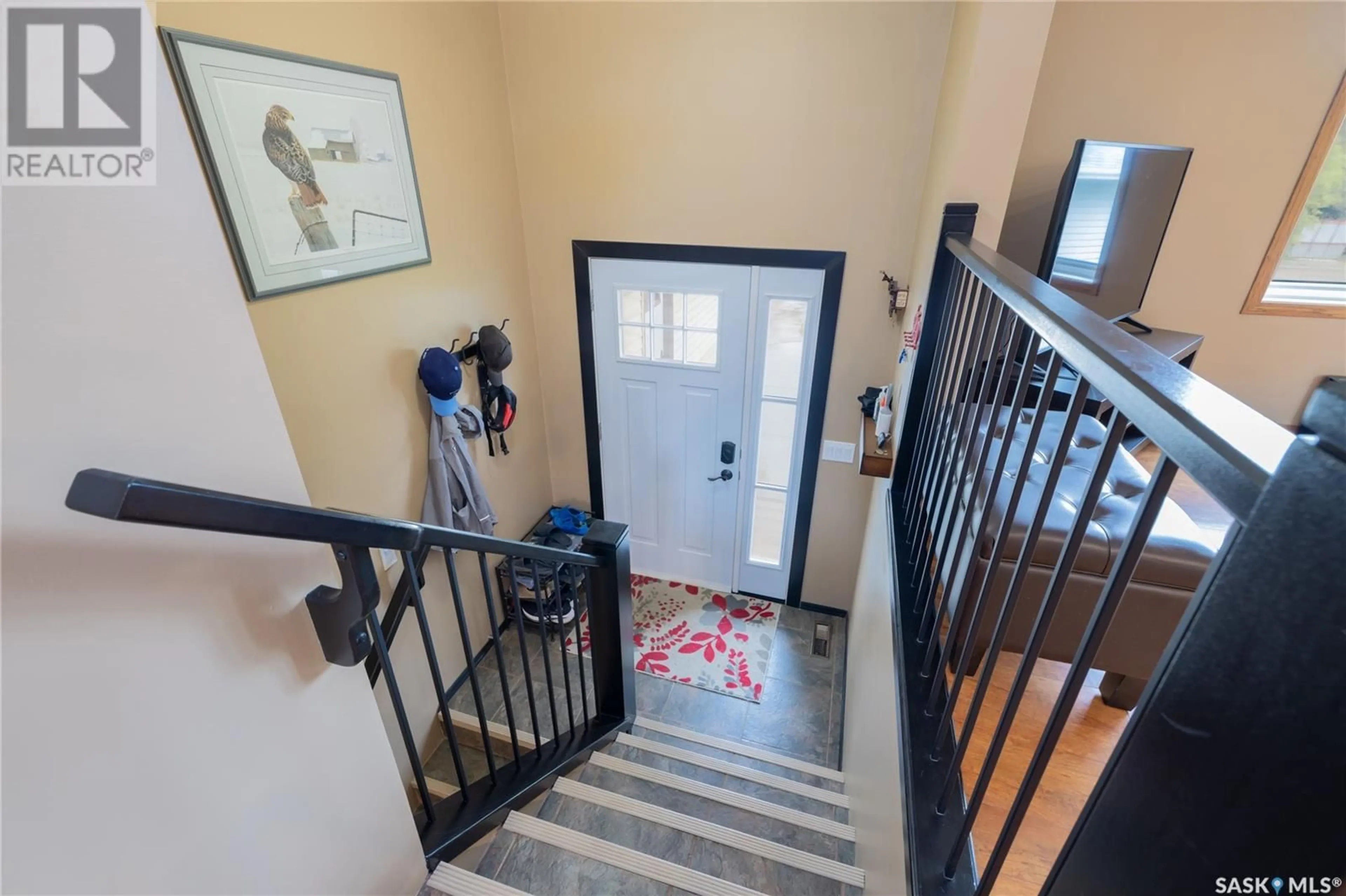 Indoor foyer for 511 NORDSTRUM ROAD, Saskatoon Saskatchewan S7K7X9