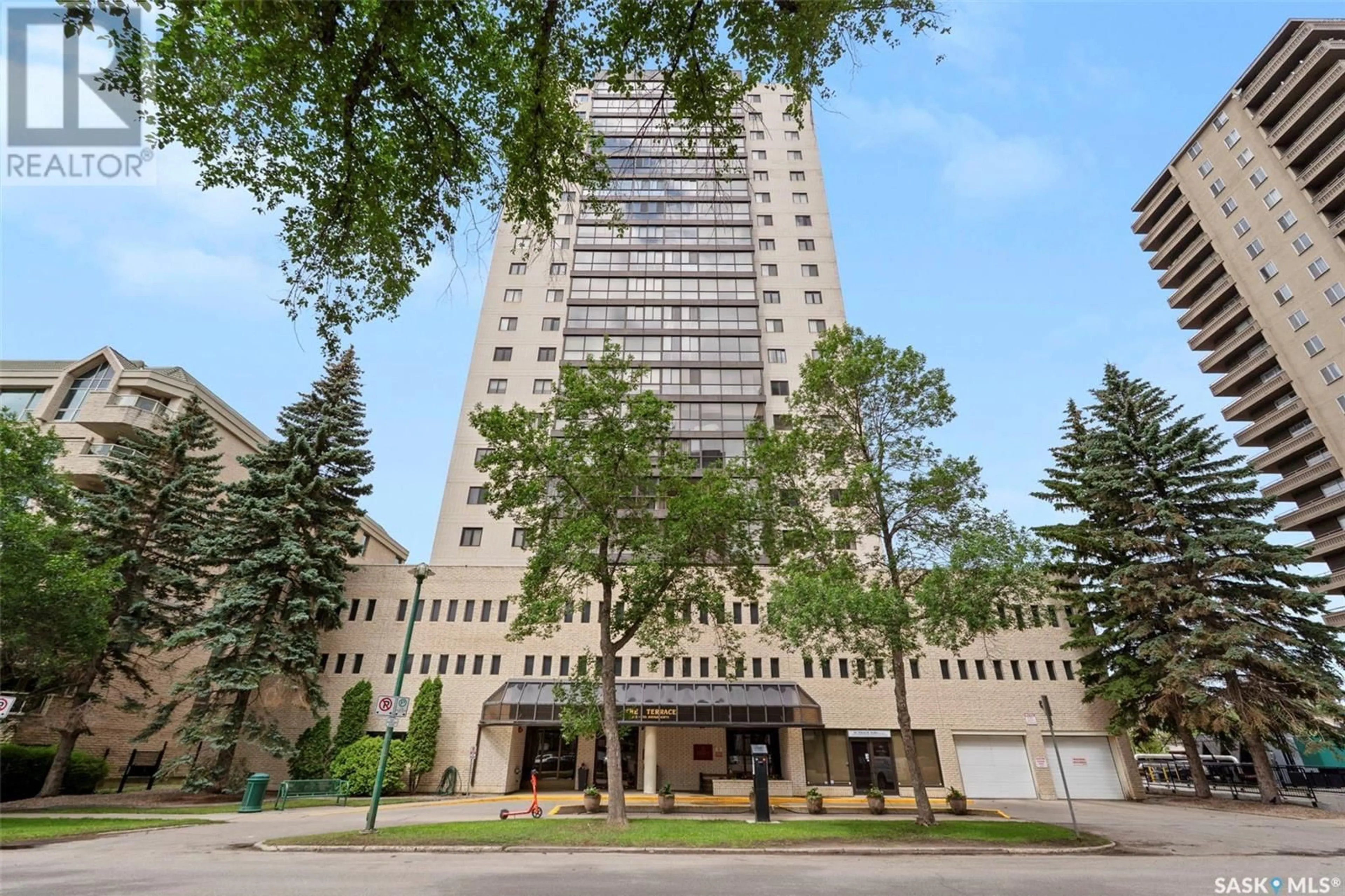 Indoor foyer for N - 602 315 5TH AVENUE, Saskatoon Saskatchewan S7K2P4