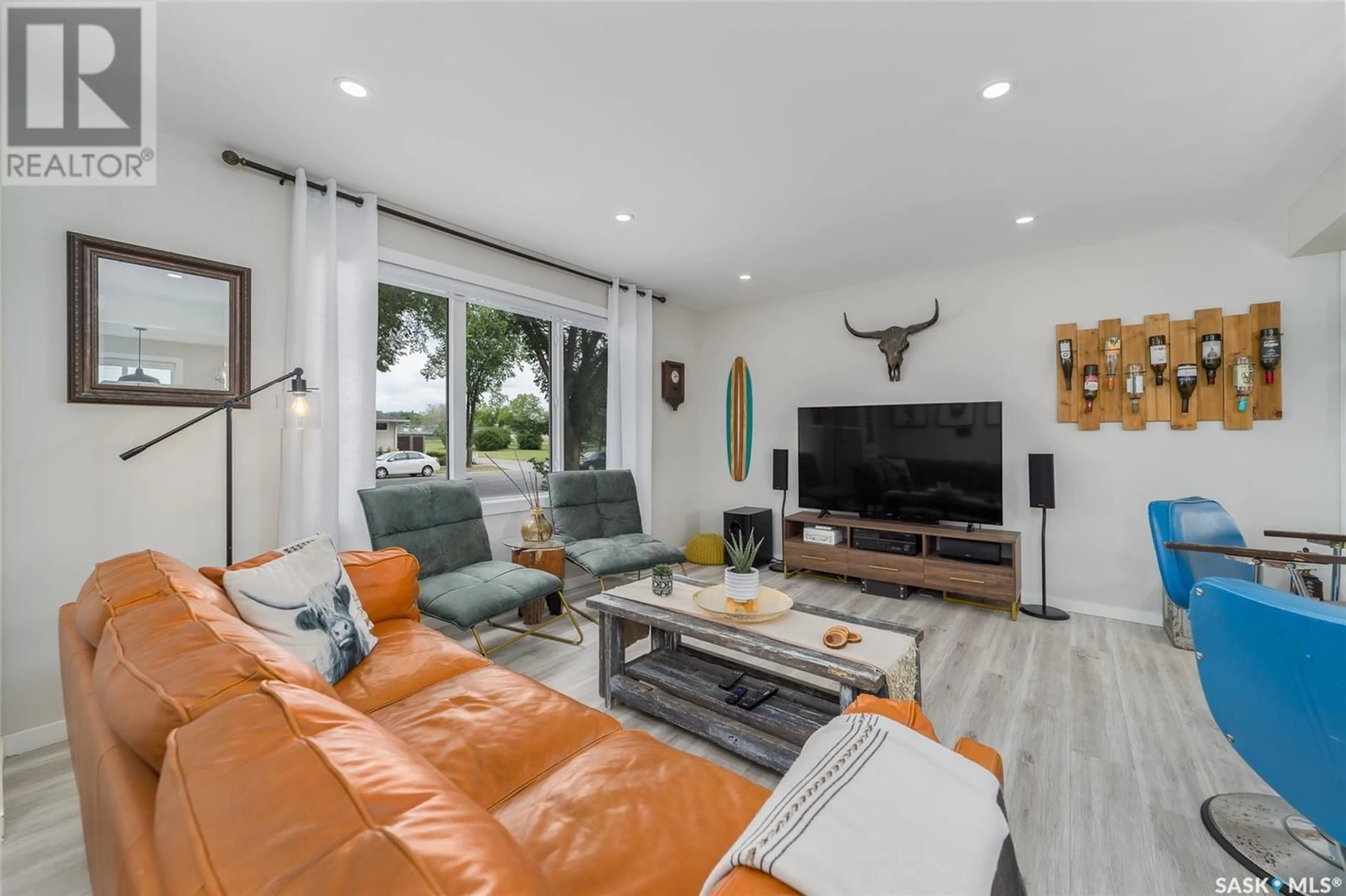 Living room with furniture, unknown for 3407 6TH AVENUE, Regina Saskatchewan S4R0P7
