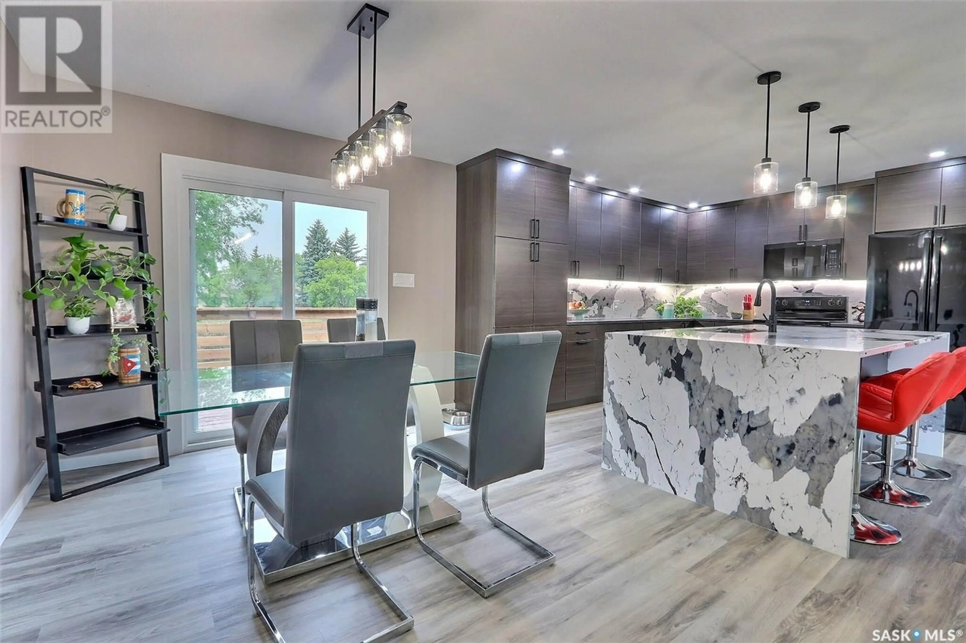 Contemporary kitchen, unknown for 1010 WYLLIE CRESCENT, Prince Albert Saskatchewan S6V6L8