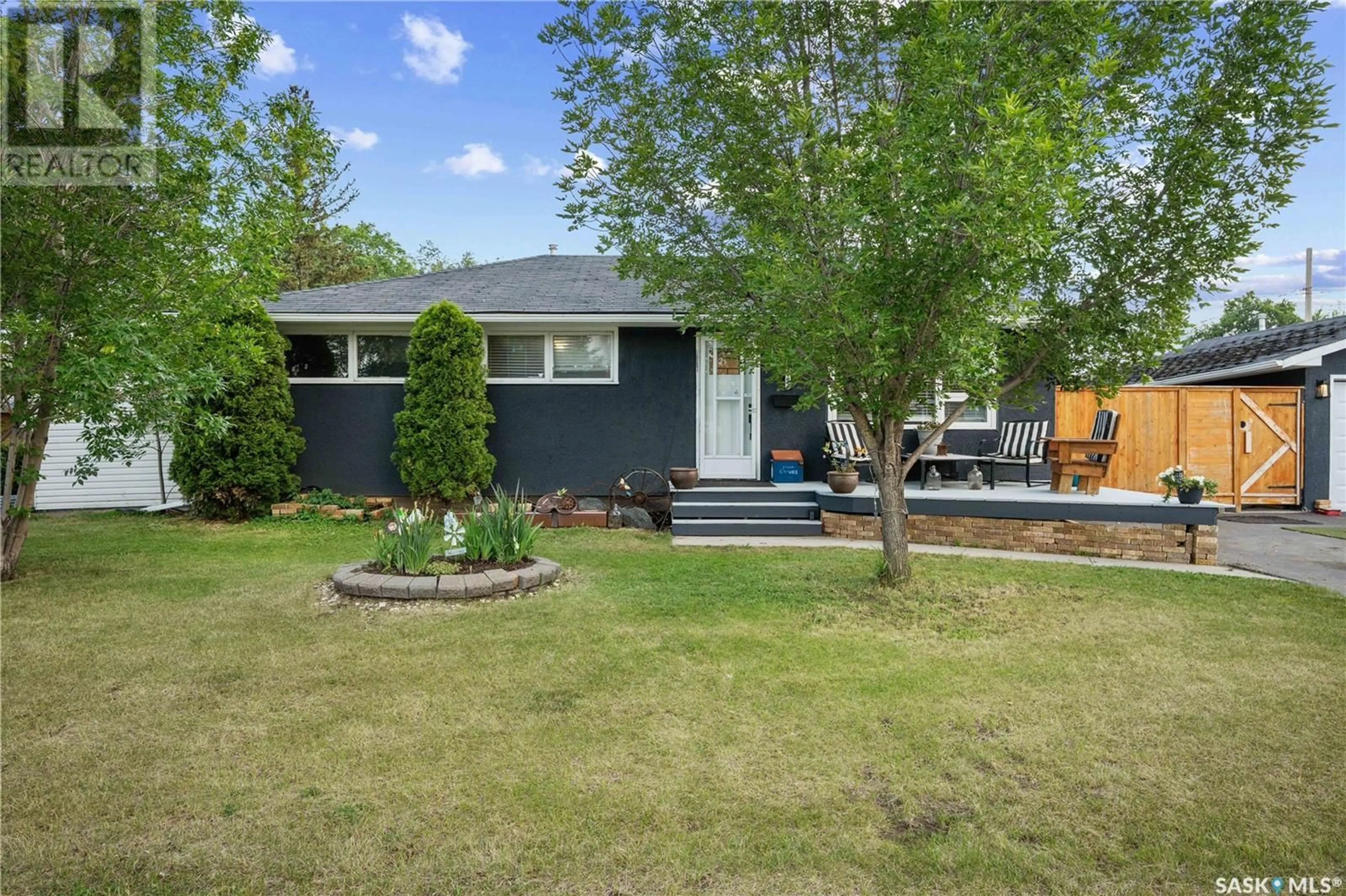Unknown for 2205 4TH AVENUE, Regina Saskatchewan S4R0T8