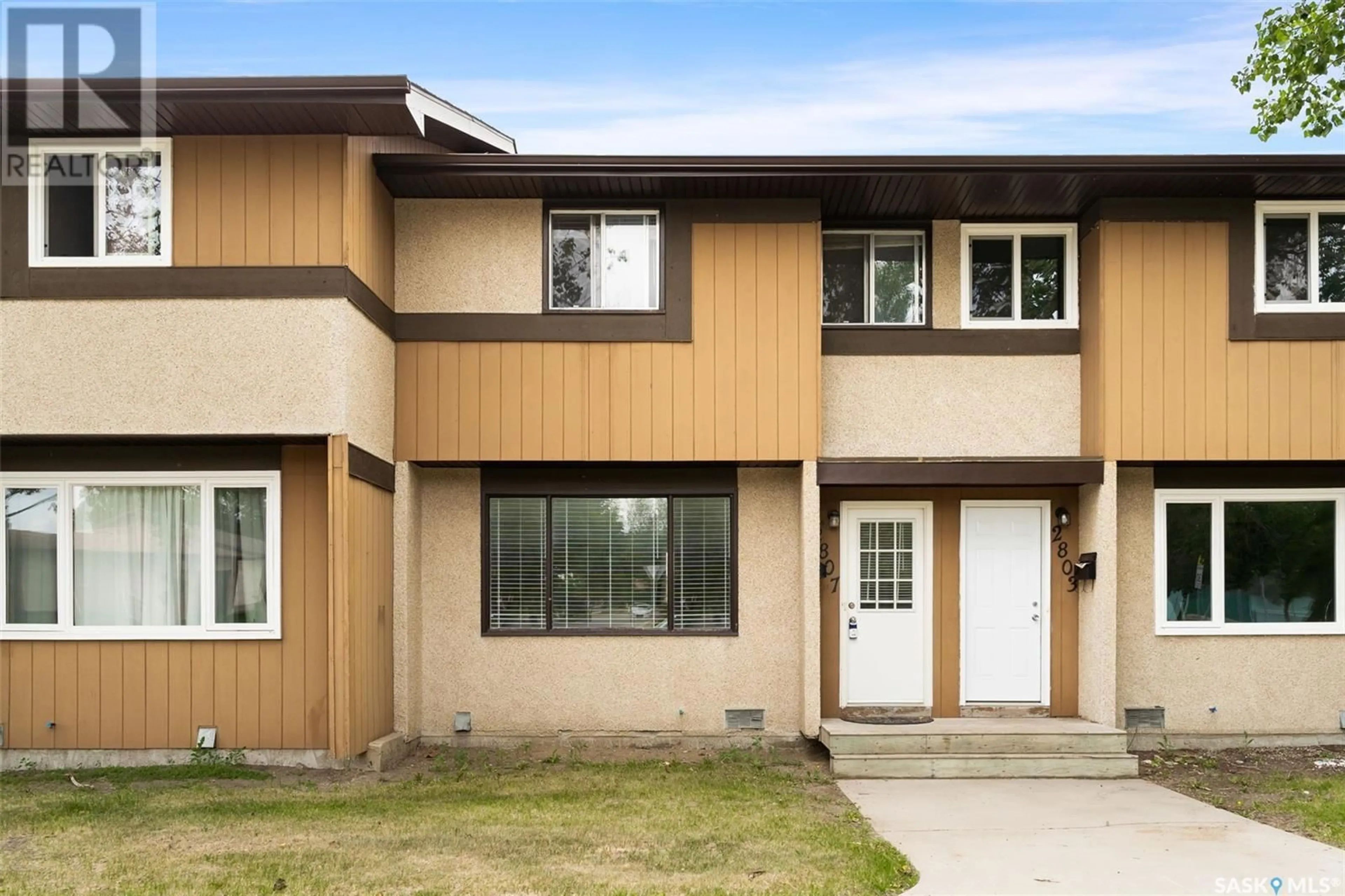 Home with vinyl exterior material, street for 2807 7TH AVENUE, Regina Saskatchewan S4N5N2
