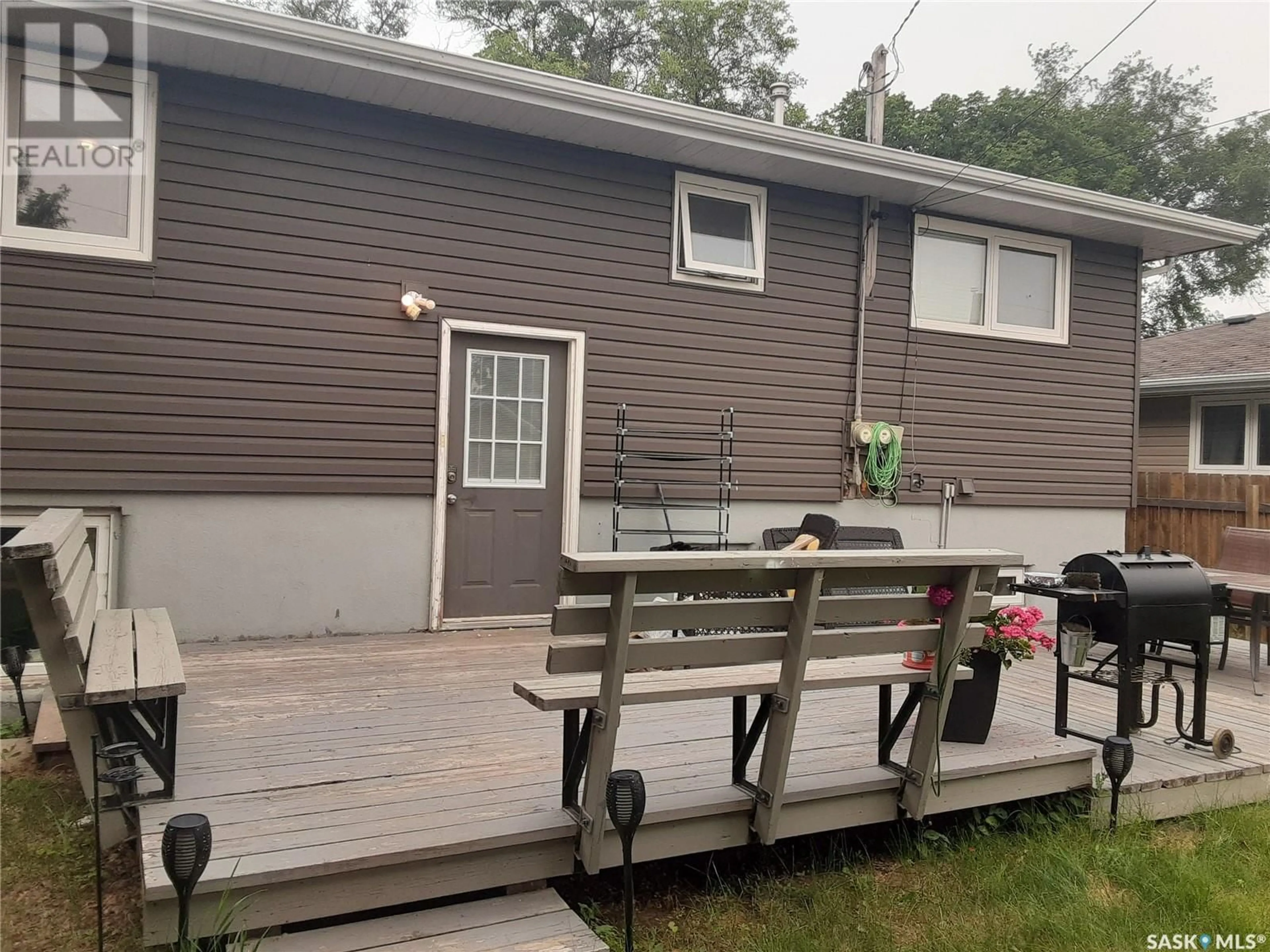 Patio, unknown for 465 7TH AVENUE, Swift Current Saskatchewan S9H3R1
