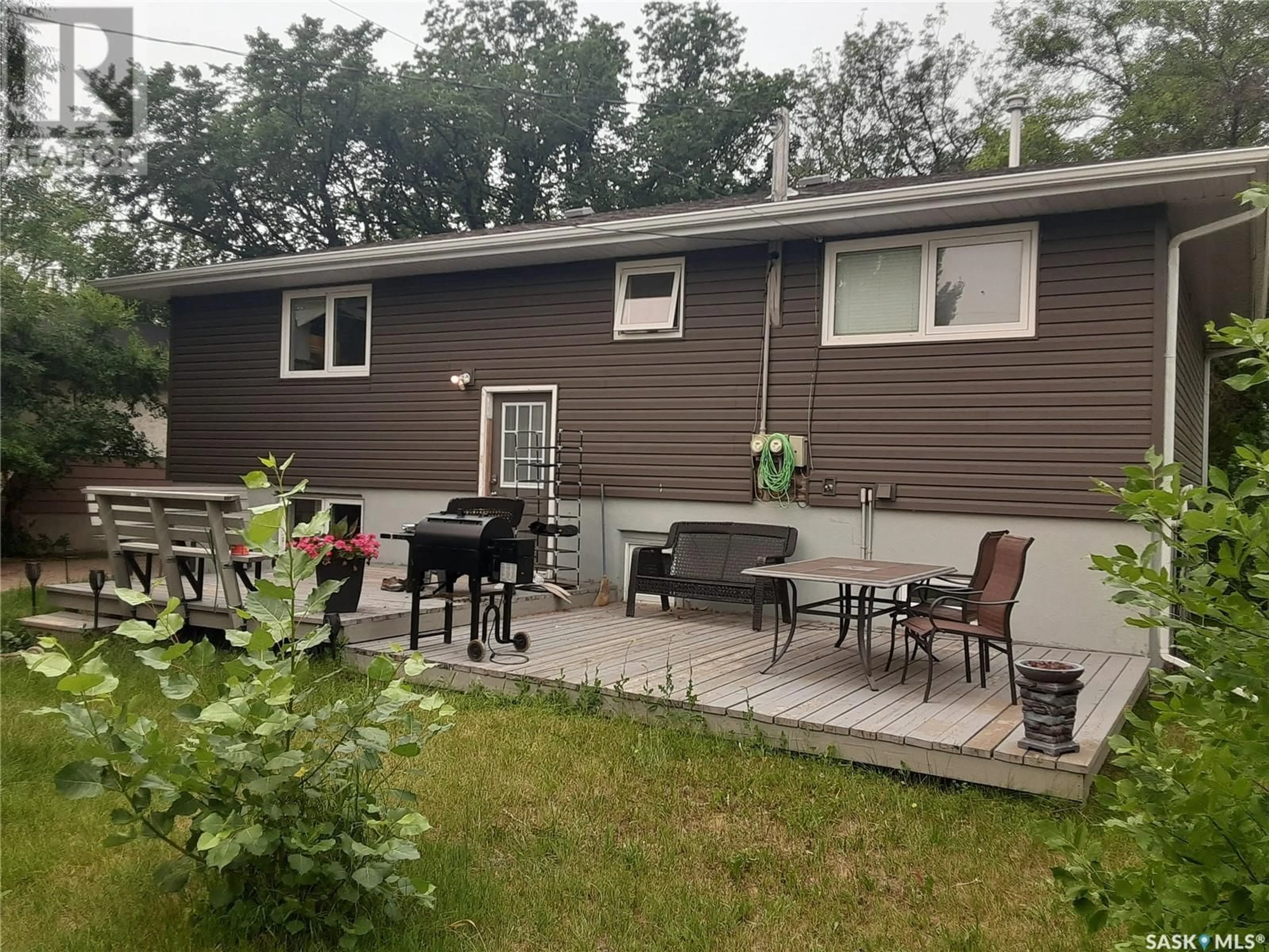 Patio, unknown for 465 7TH AVENUE, Swift Current Saskatchewan S9H3R1