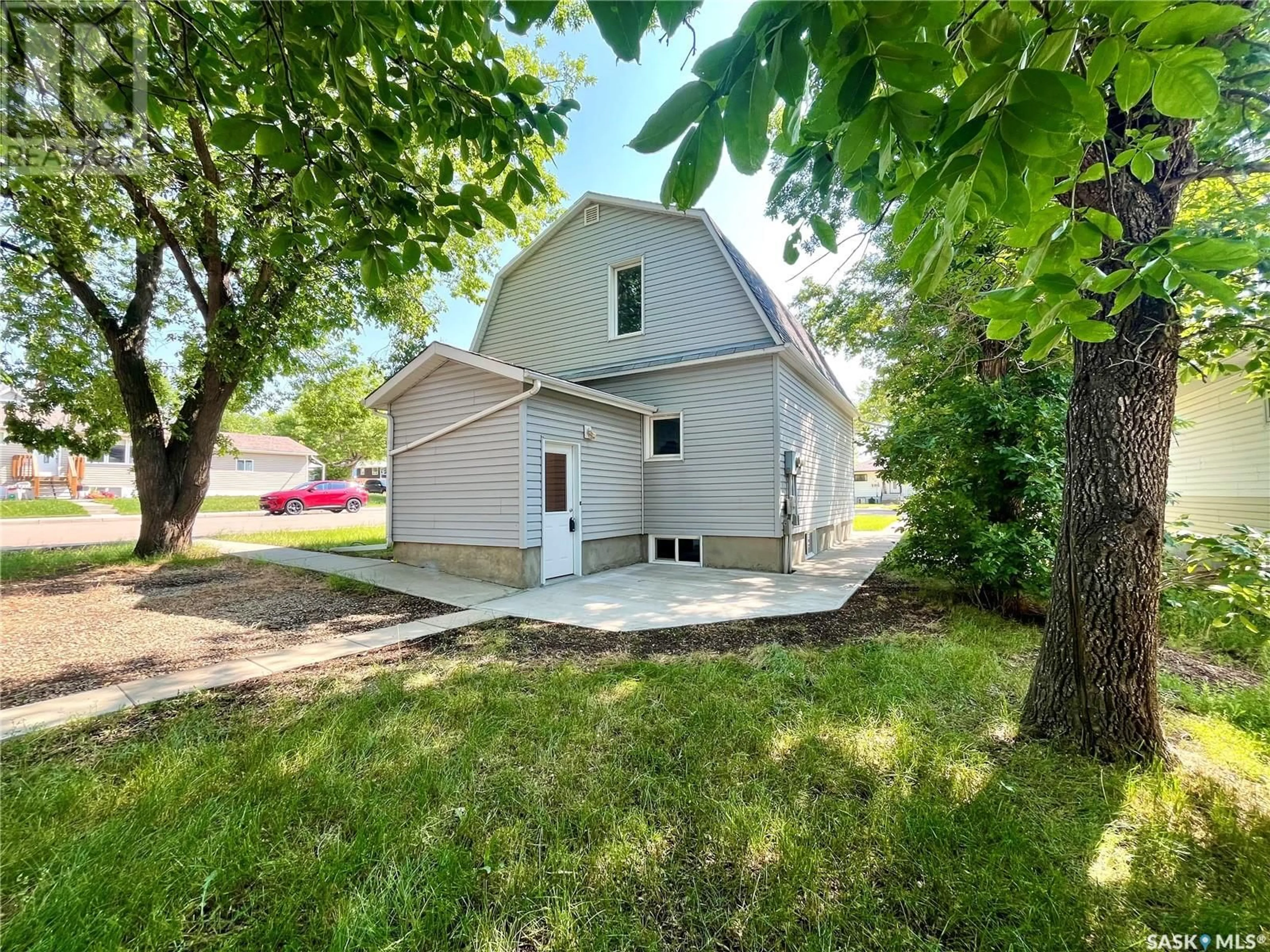 Shed for 398 8TH AVENUE, Swift Current Saskatchewan S9H0Z9