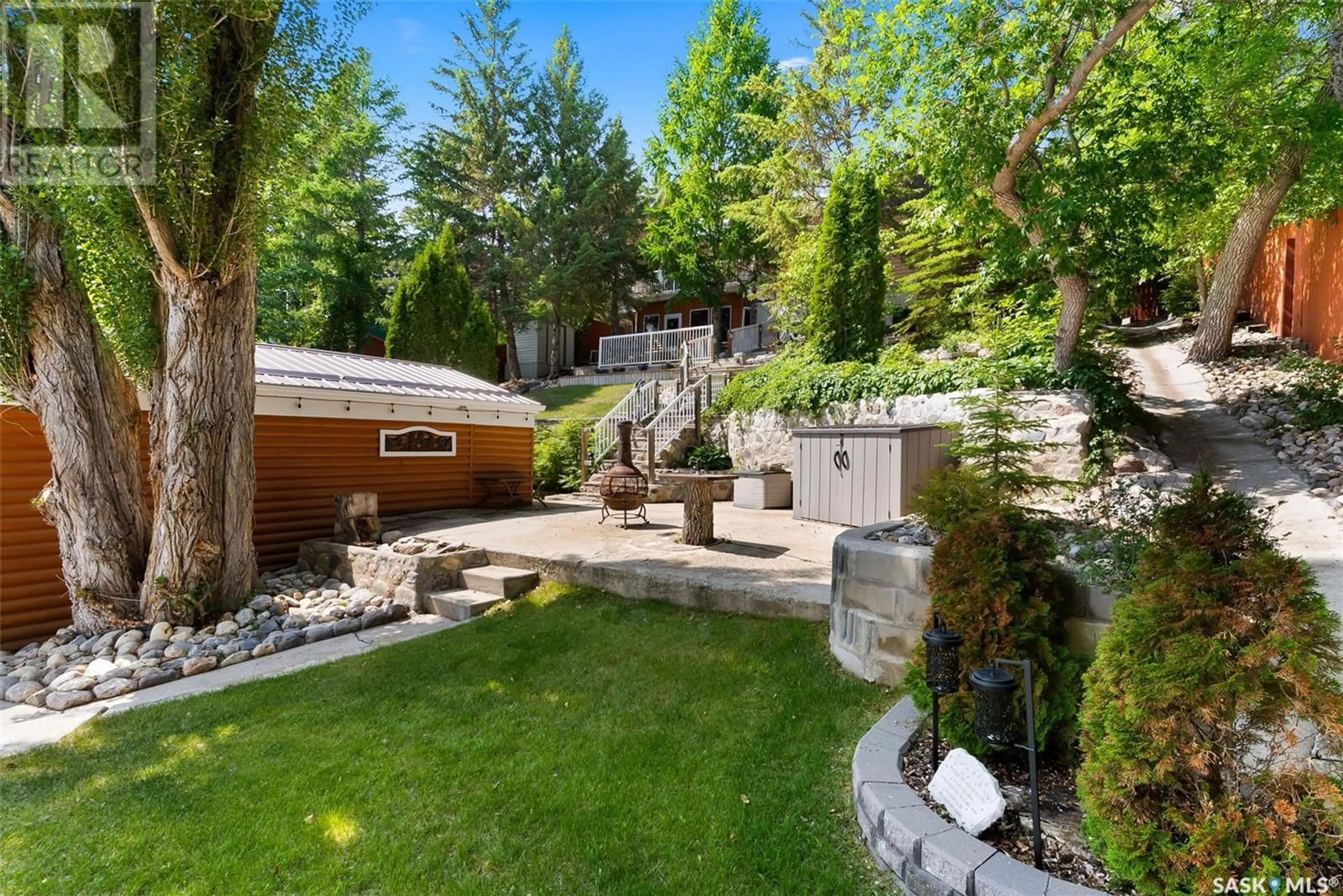 Patio, street for 304 PASQUA LAKE ROAD, North Qu'Appelle Rm No. 187 Saskatchewan S0G1S0