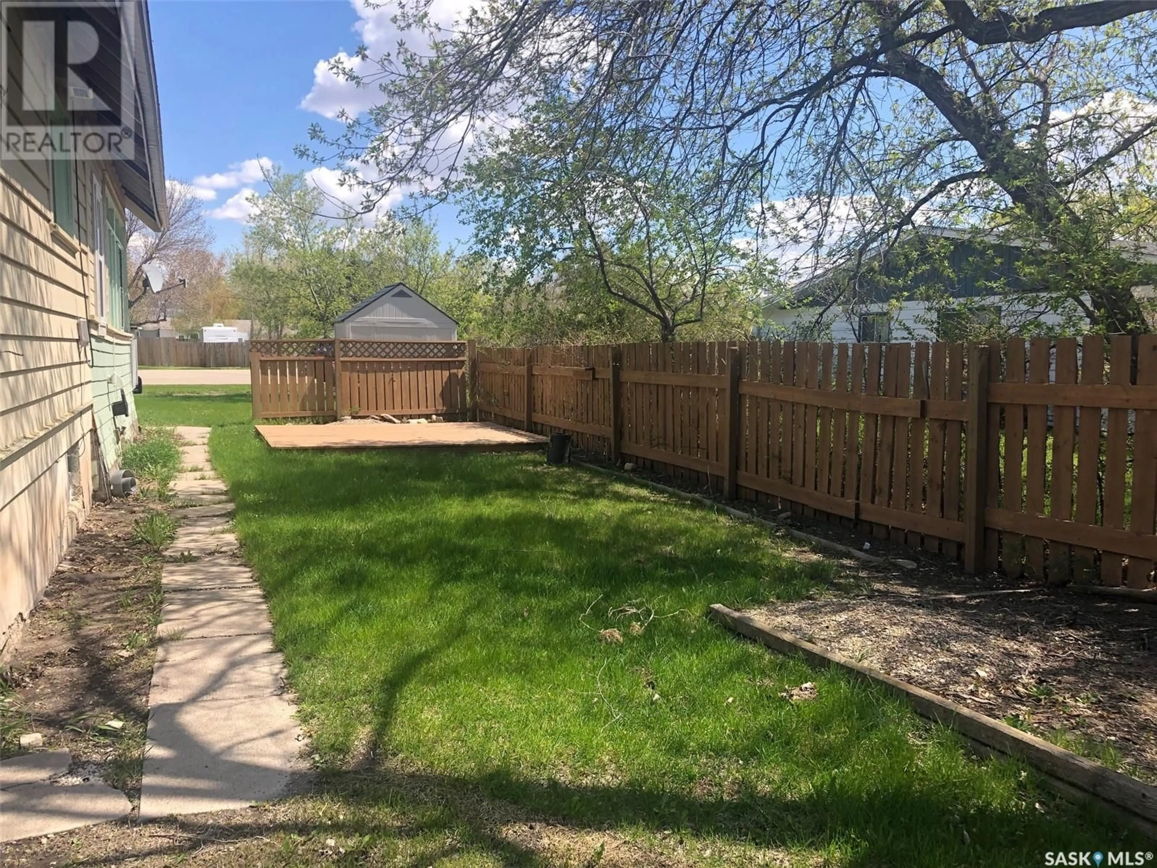 A pic from outside/outdoor area/front of a property/back of a property/a pic from drone, street for 215 MAIN STREET, Arcola Saskatchewan S0C0G0