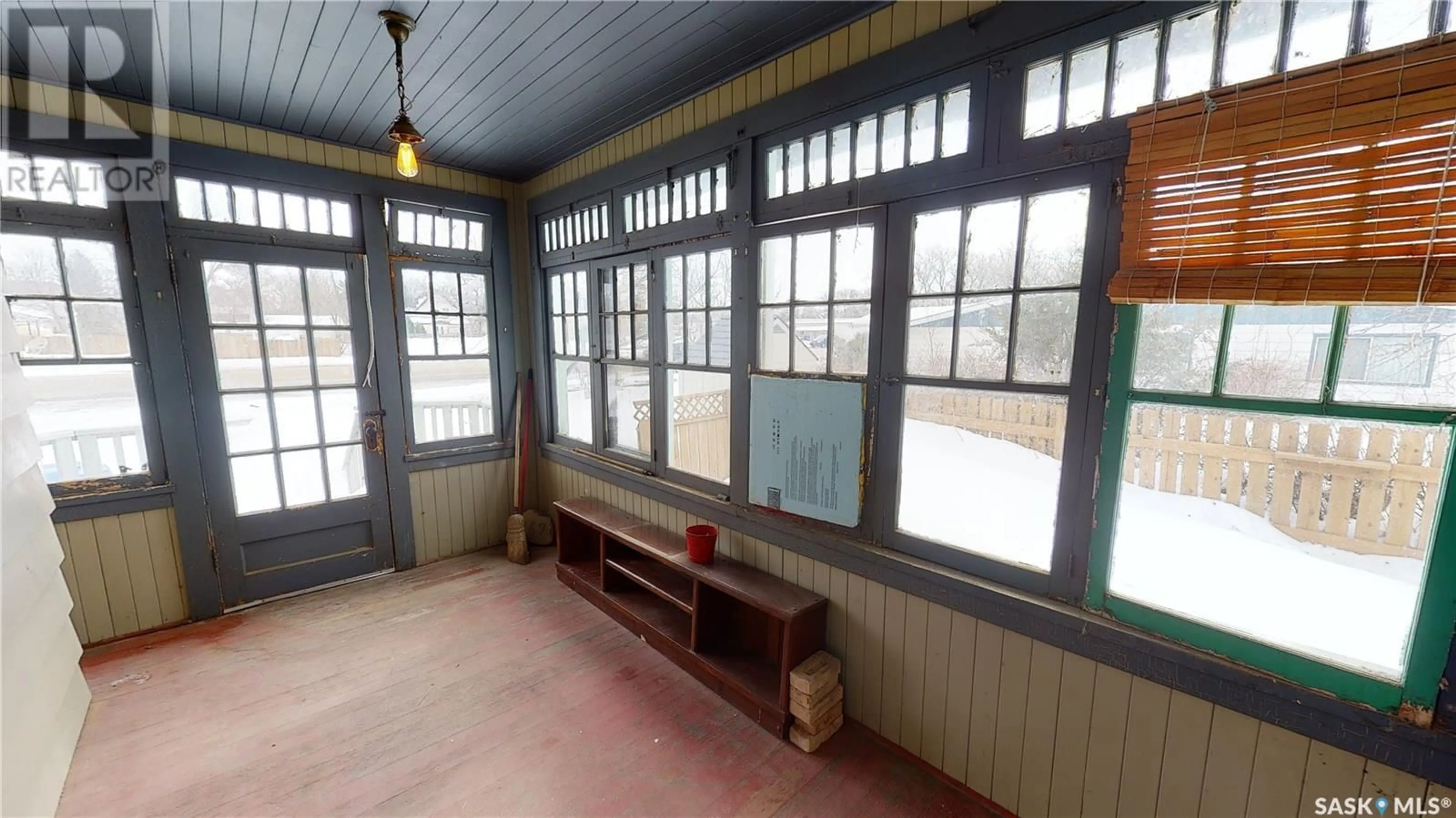 Indoor foyer for 215 MAIN STREET, Arcola Saskatchewan S0C0G0