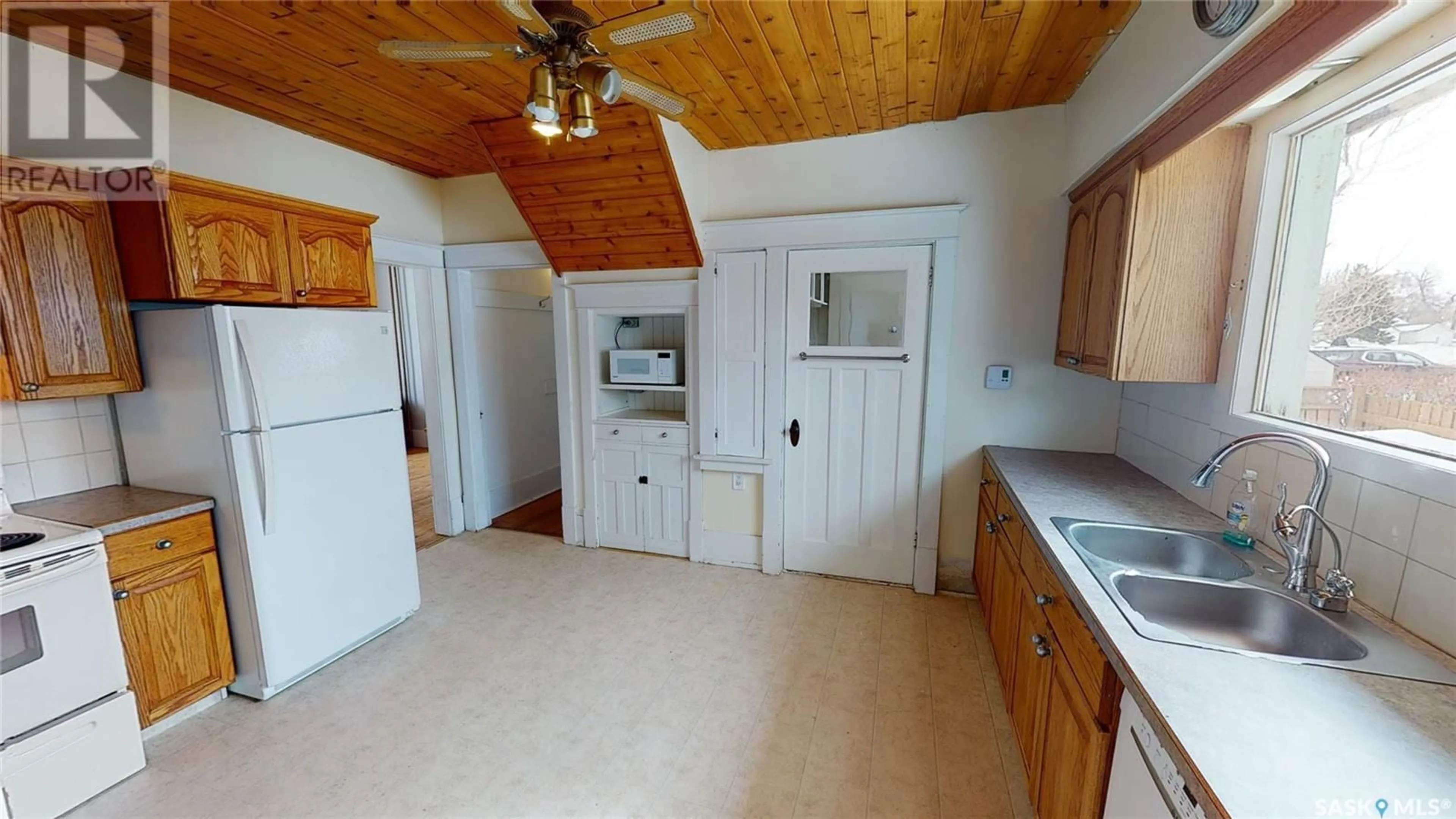 Standard kitchen, unknown for 215 MAIN STREET, Arcola Saskatchewan S0C0G0