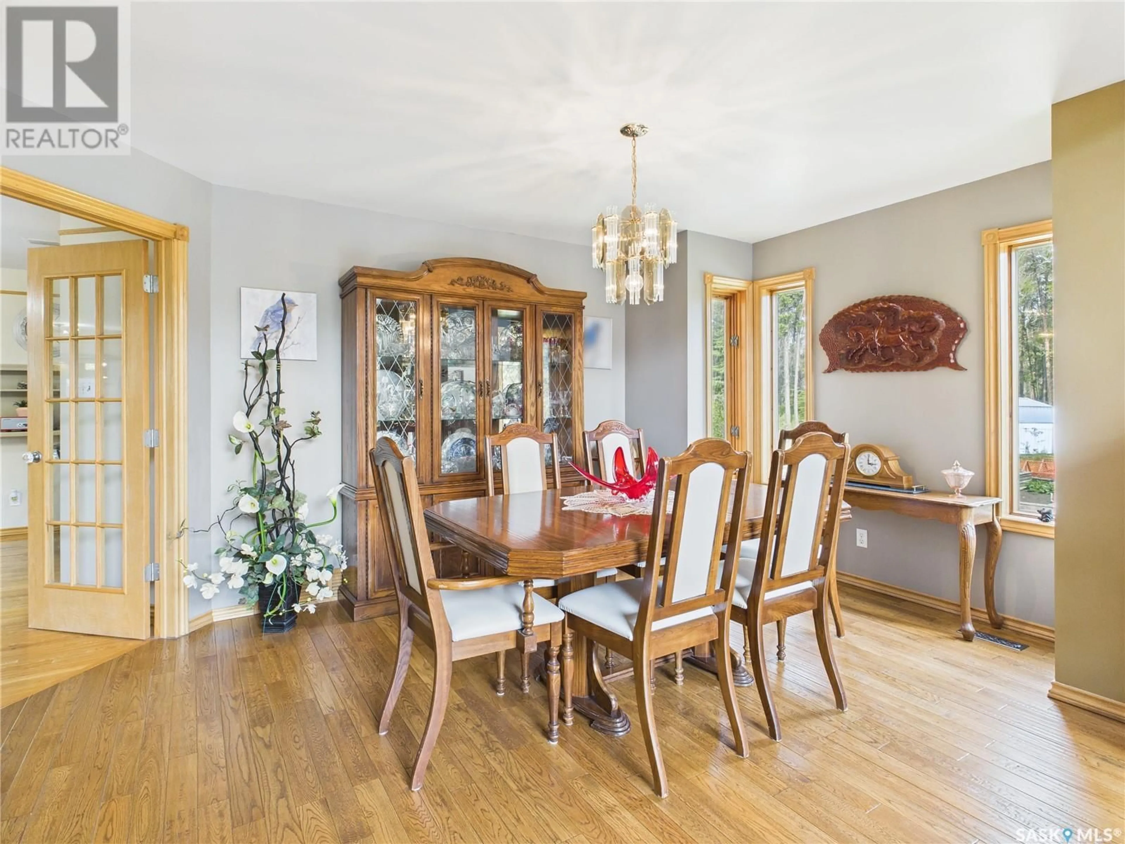 Dining room, wood/laminate floor for 460 LEMPEREUR ROAD, Buckland Rm No. 491 Saskatchewan S6V5R3