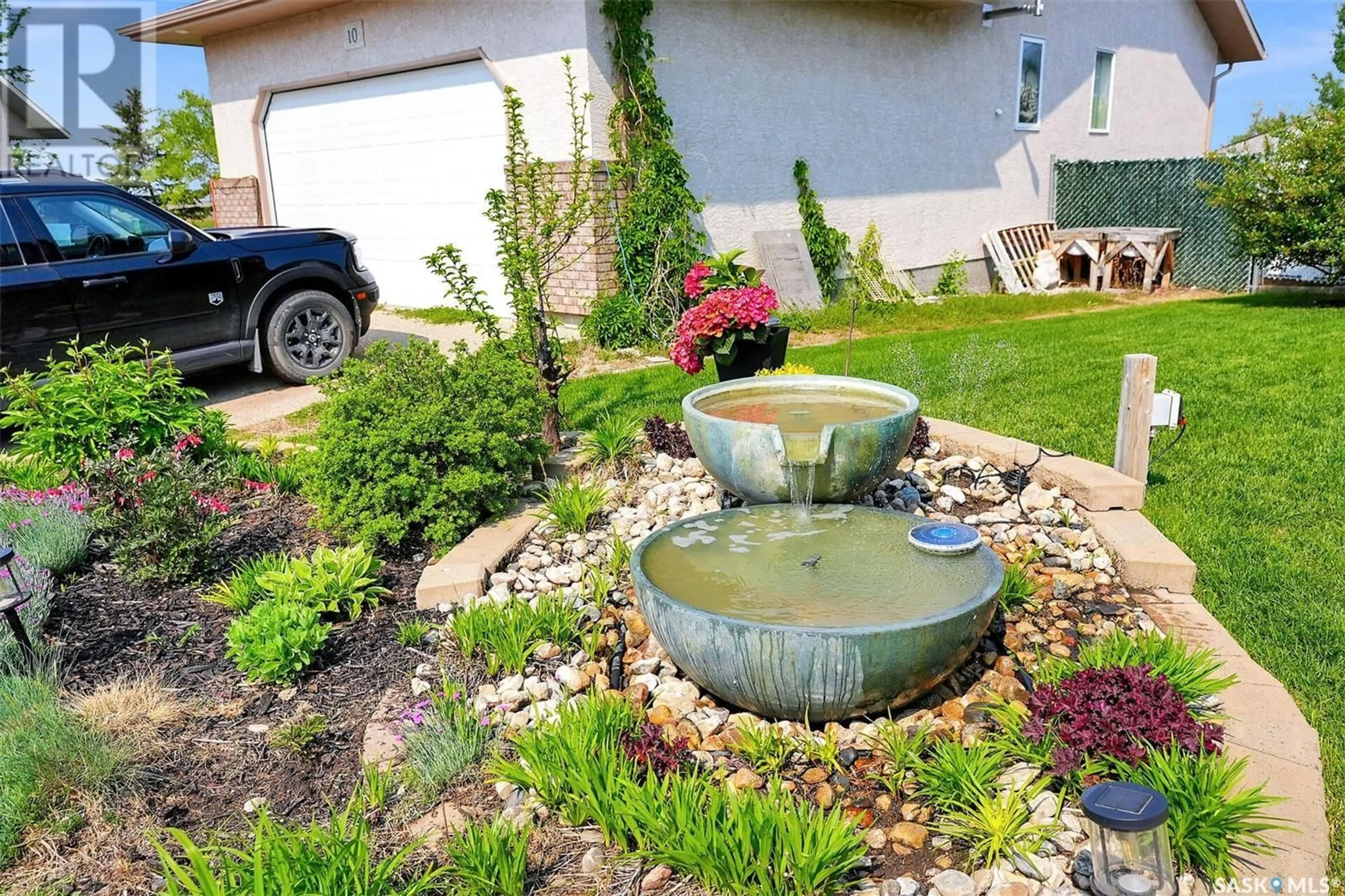 Patio, street for 9 BRAYDEN BAY, Grand Coulee Saskatchewan S4M0A3