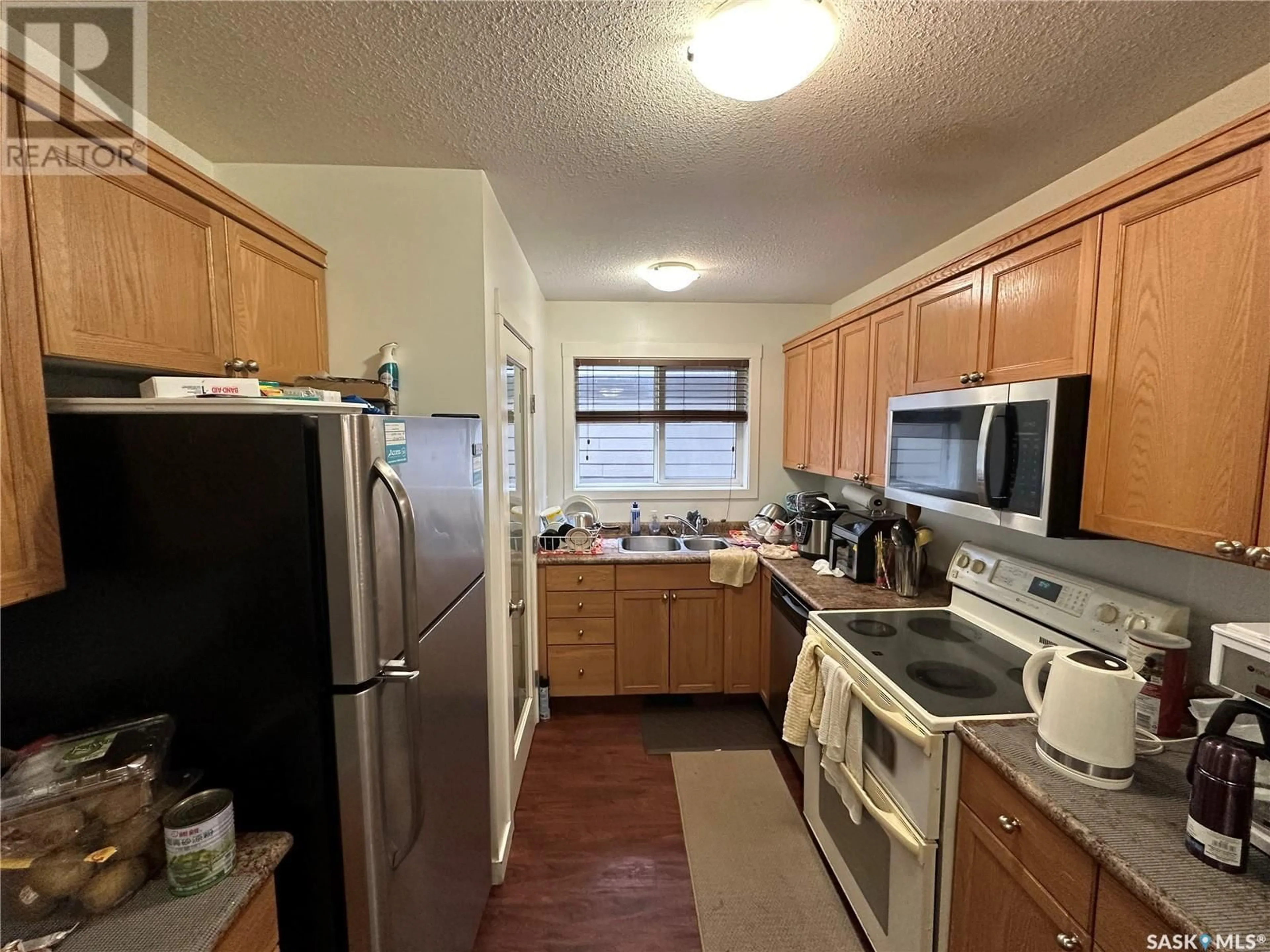 Standard kitchen, unknown for A+B - 1834 ATKINSON STREET, Regina Saskatchewan S4N3W3