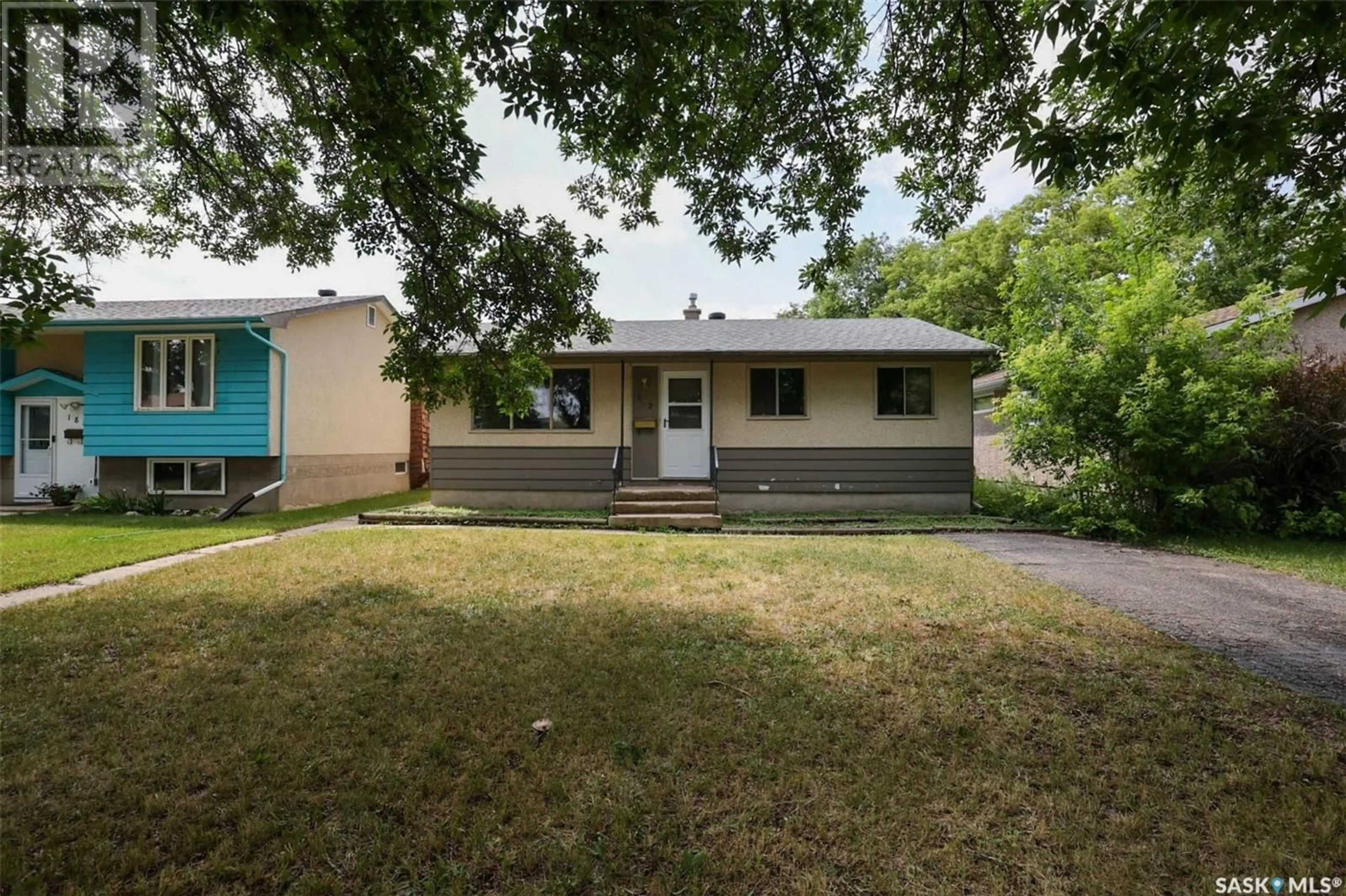 Home with vinyl exterior material, street for 187 READ AVENUE, Regina Saskatchewan S4T6R3